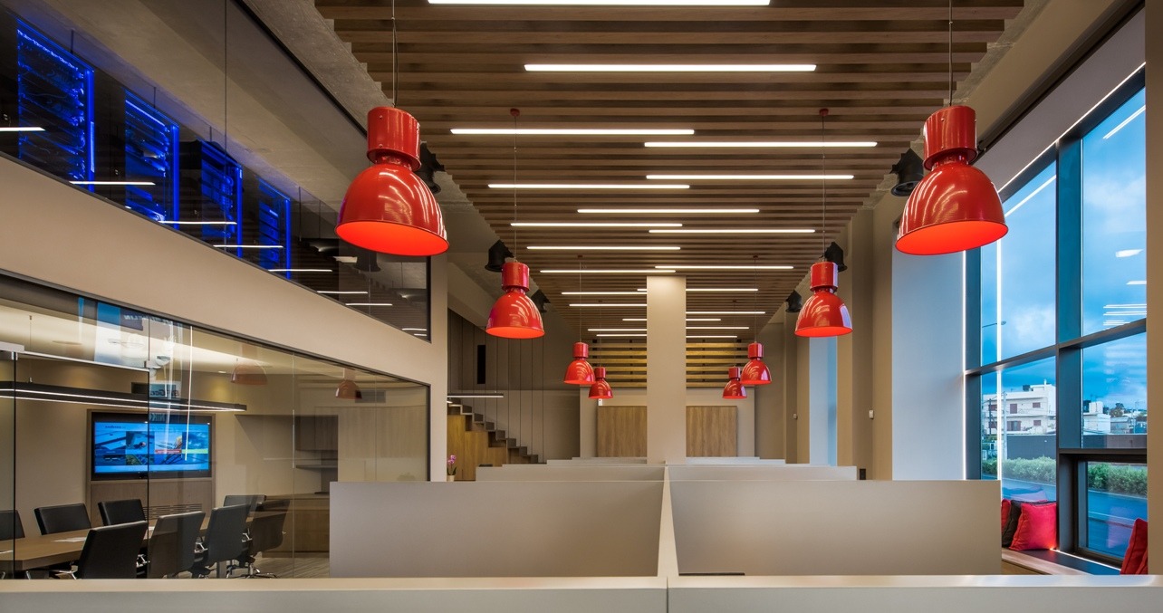 2017 年完成的 KARATZIS S.A.办公室大楼室内设计案例-12