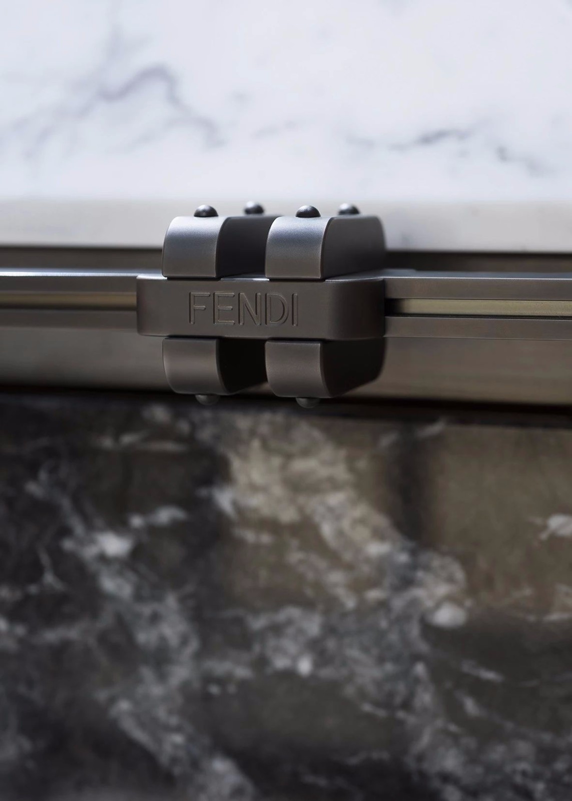 芬迪橱柜展现精致生活艺术-30