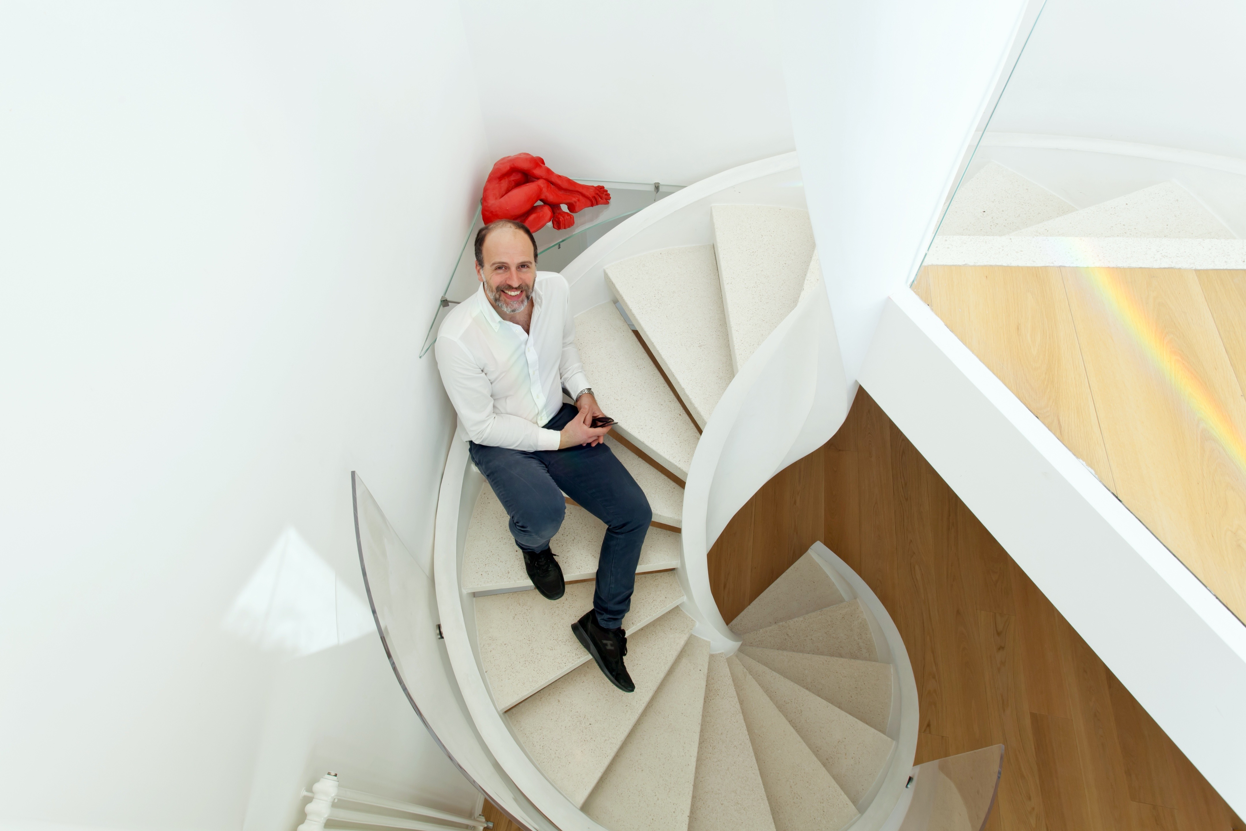 米兰公寓的精致生活 - 个性化家具与照明设计展现独特魅力-1