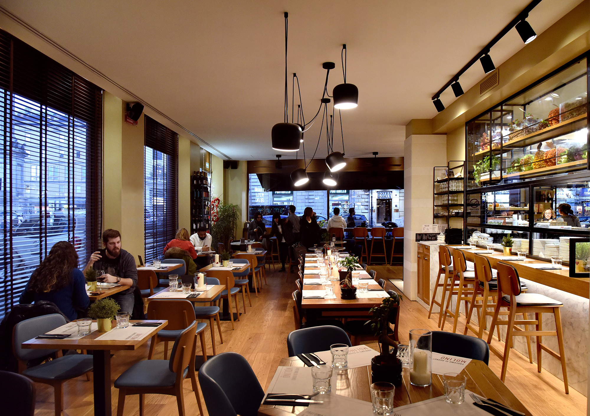 罗马 Molino 烘焙坊,温馨意式空间-10