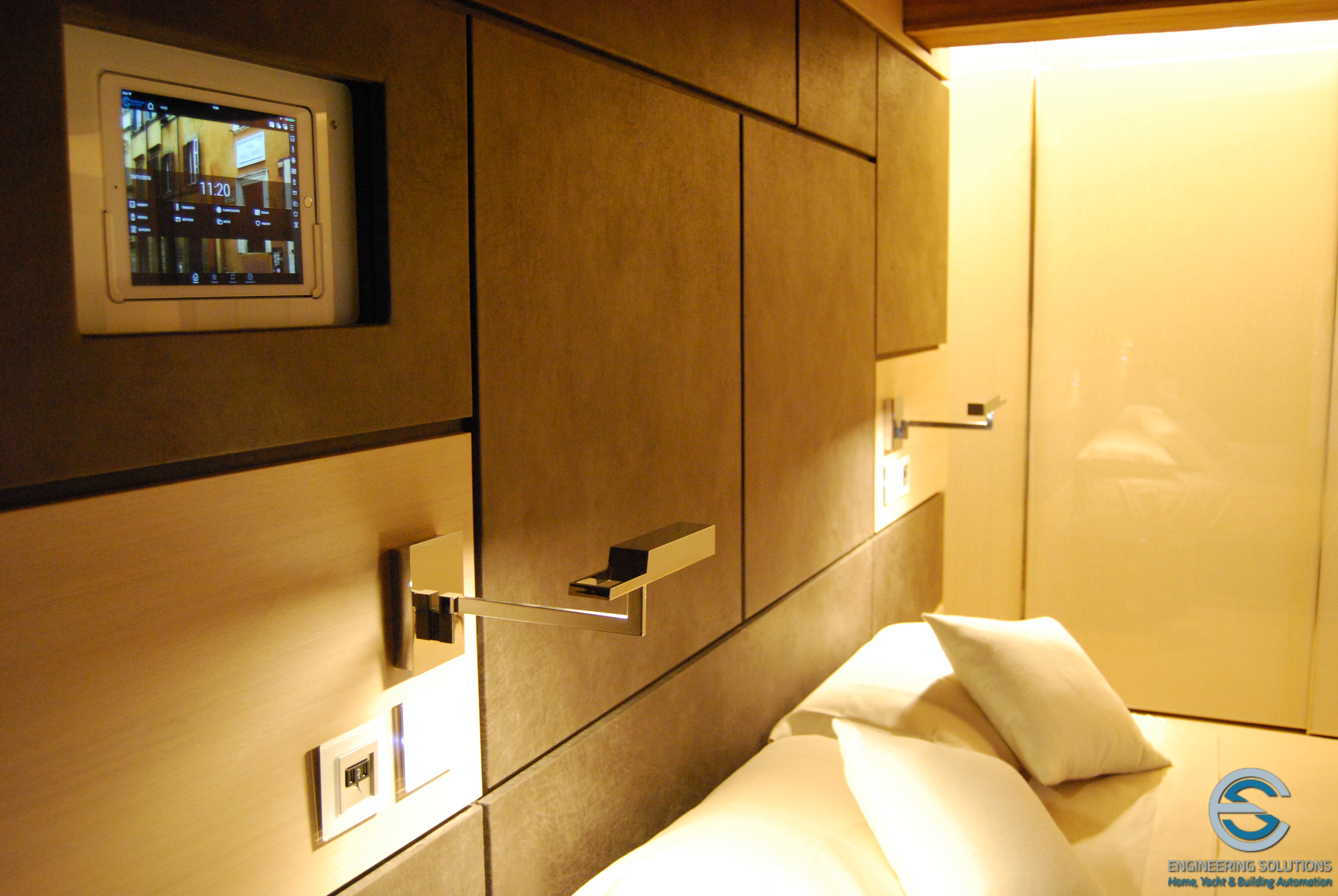 罗马历史建筑中的现代科技家居-21