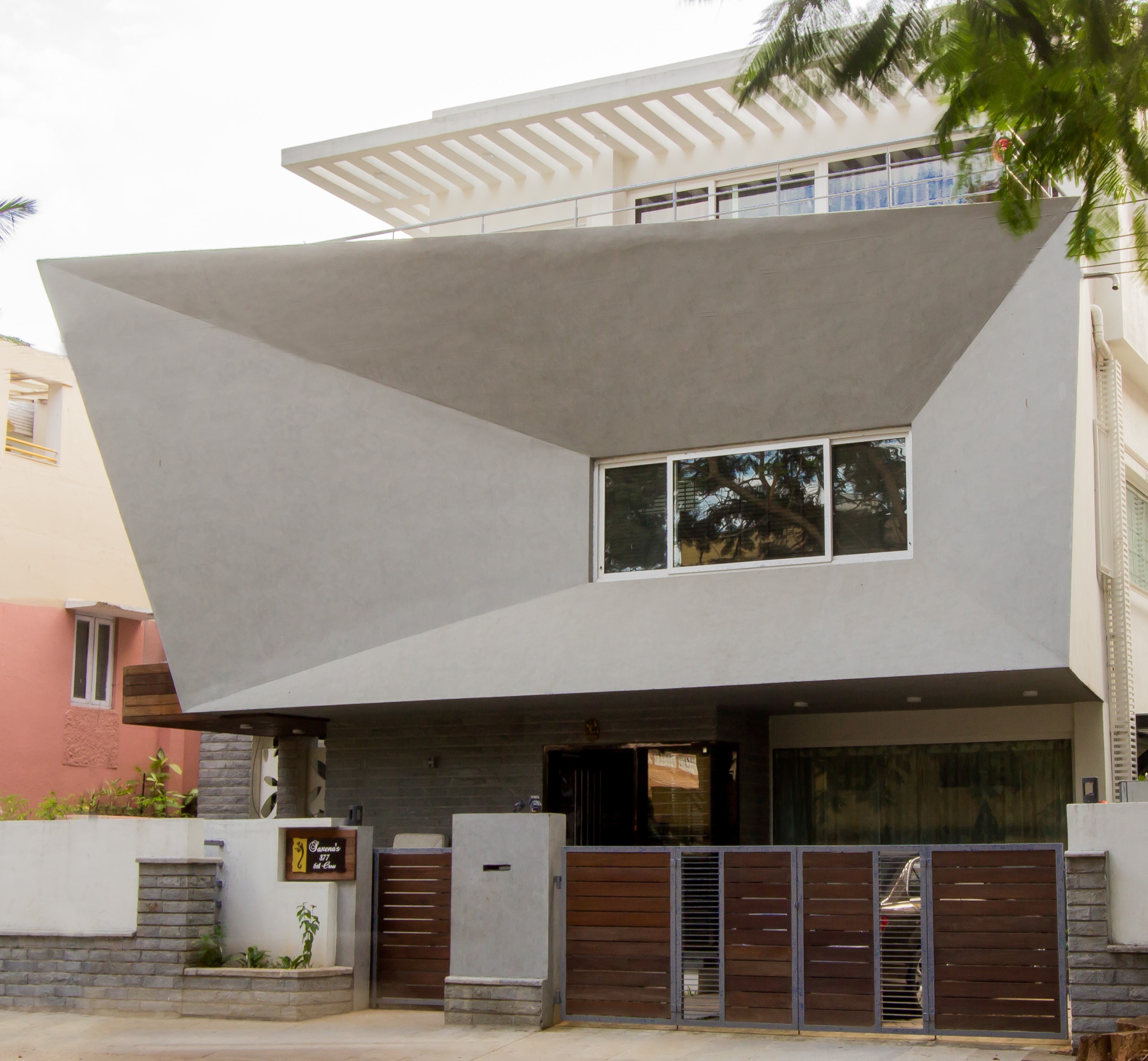 现代优雅的科拉曼加独立住宅设计-9