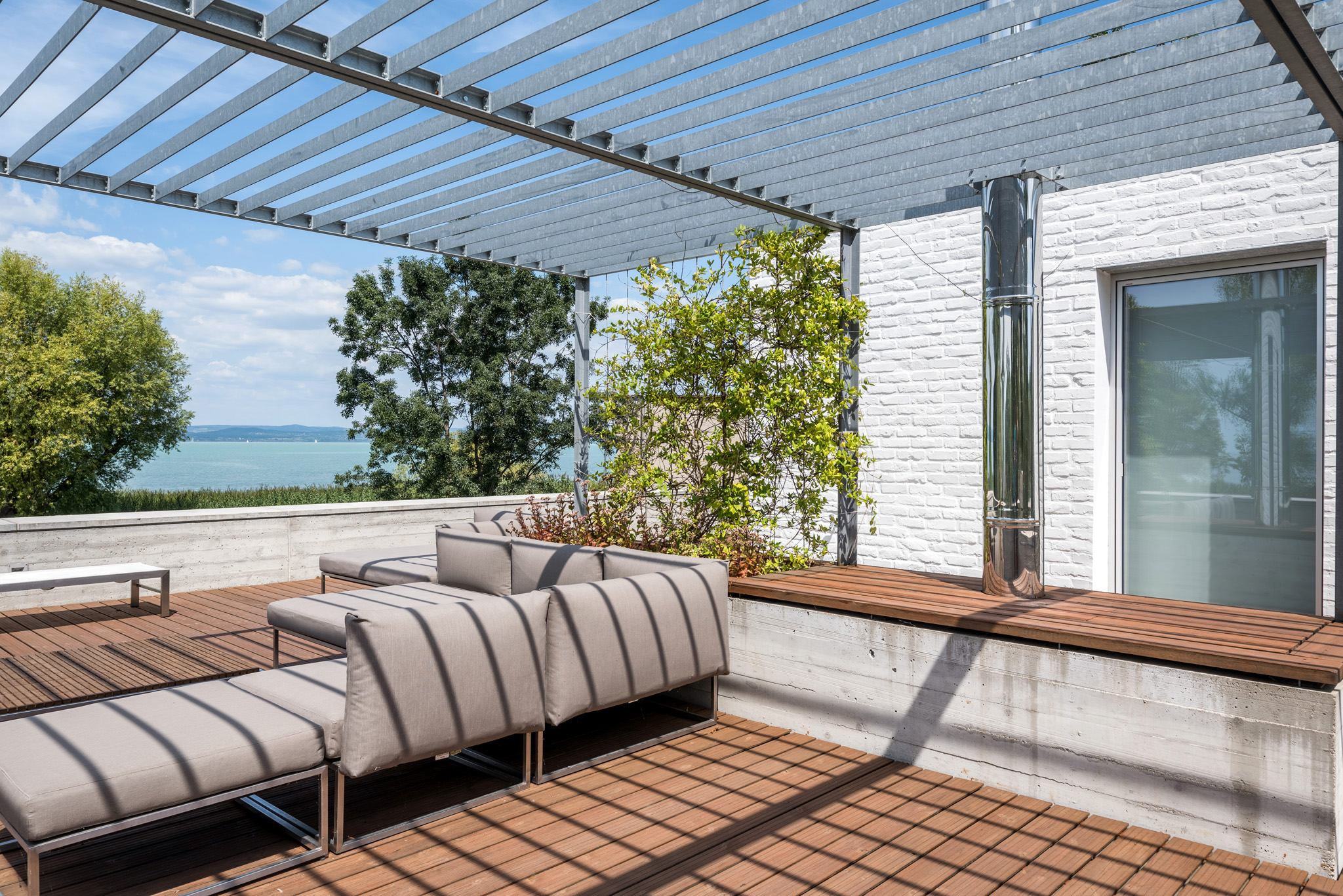 周末湖边度假屋-3