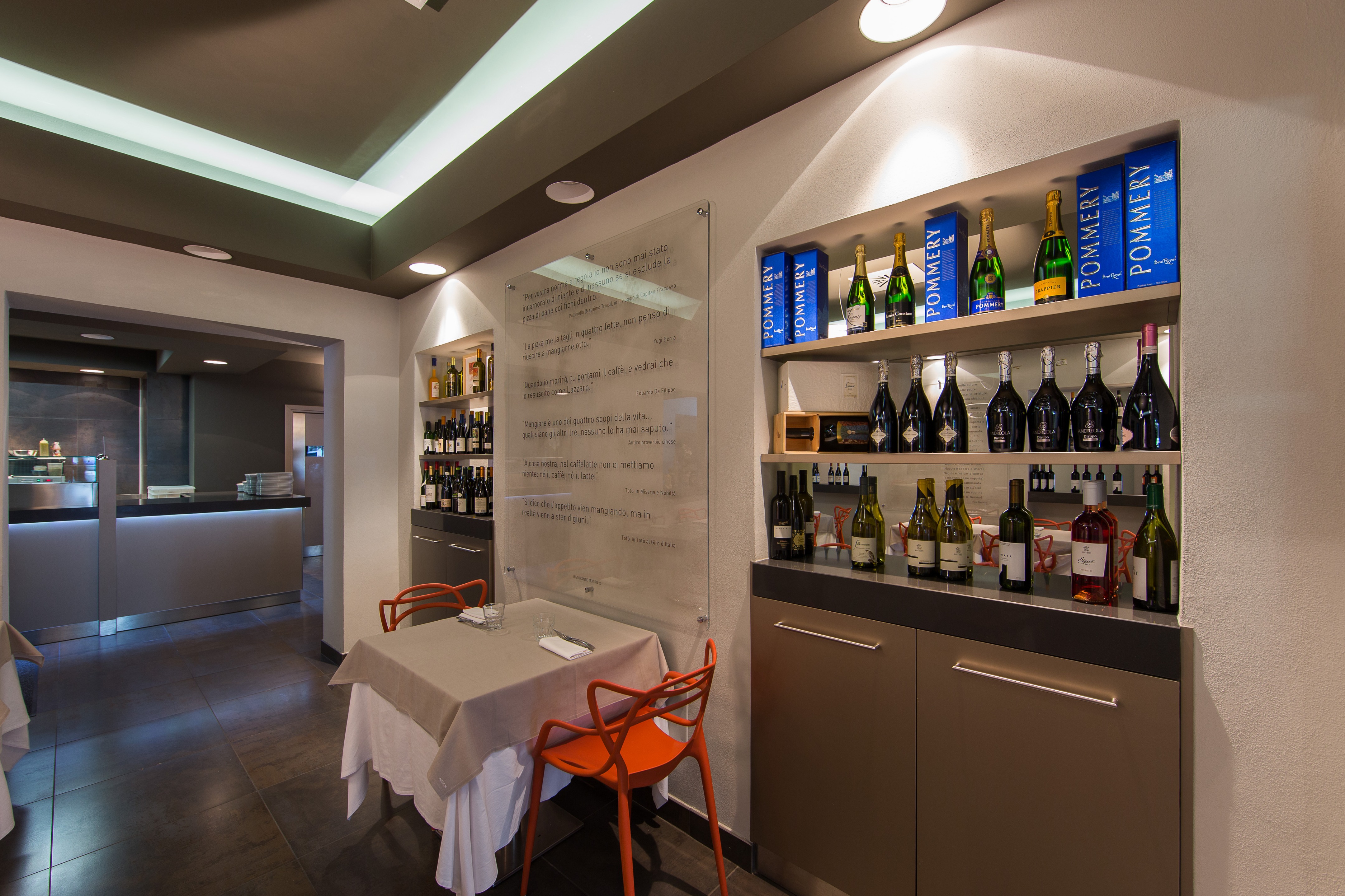 剧院式餐厅 Teatro 26 | 定制家具与光影艺术的完美融合-27