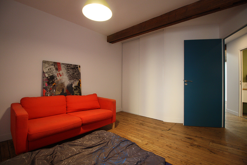 2017 年改造完成的古旧车库住宅-11