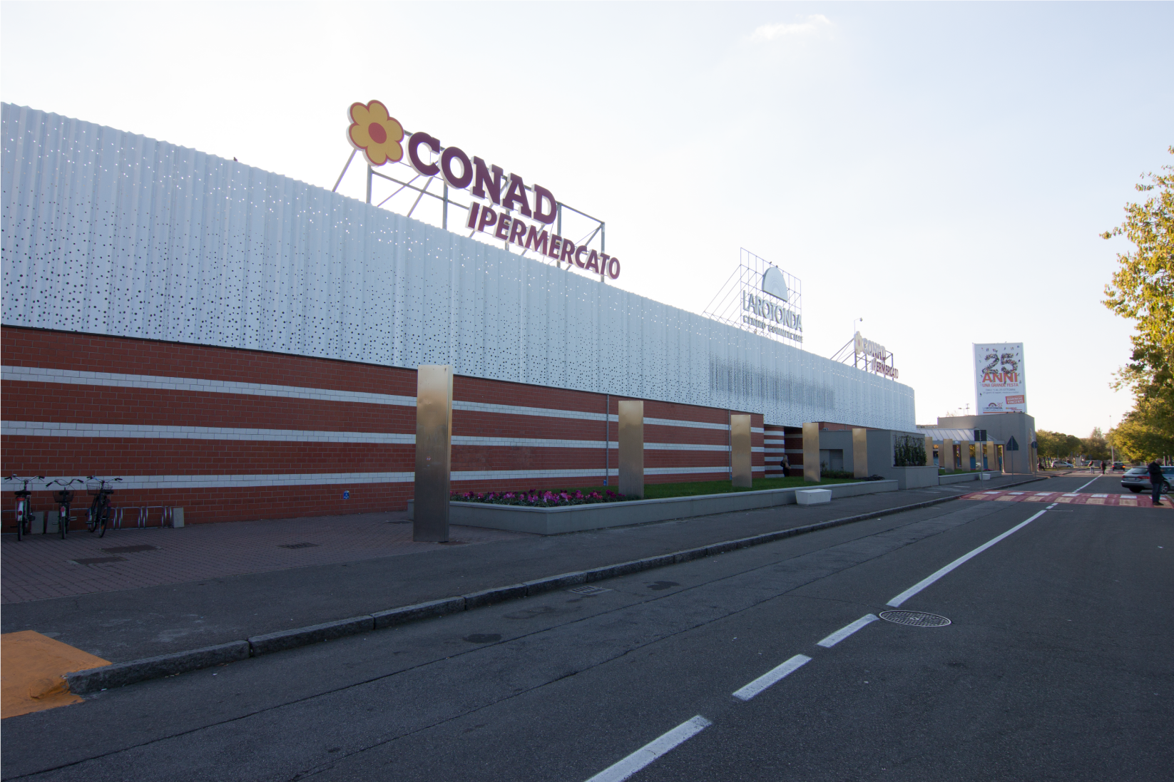 商业中心“拉罗通达”的翻新设计-17