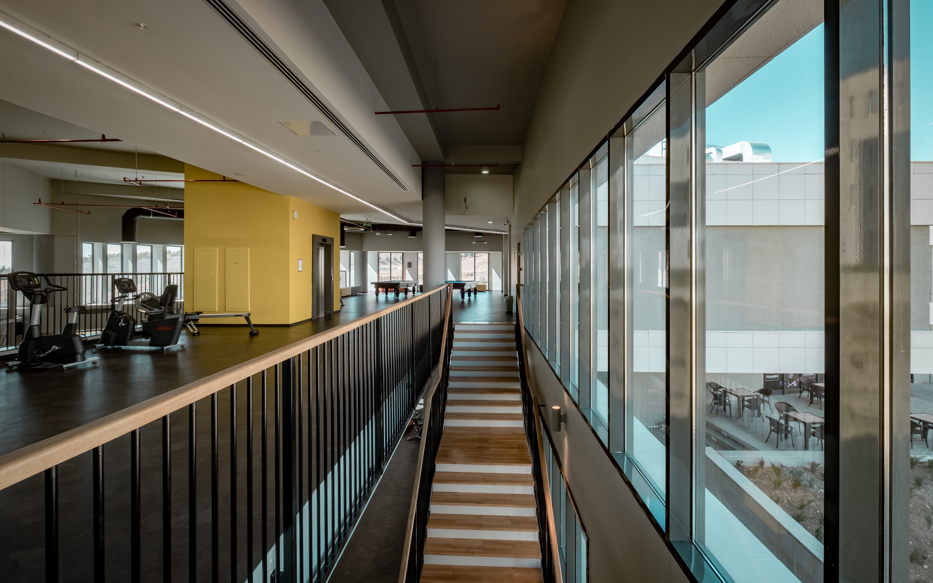 嵌于地形的活力中心——土耳其 Cankaya 大学体育中心-7