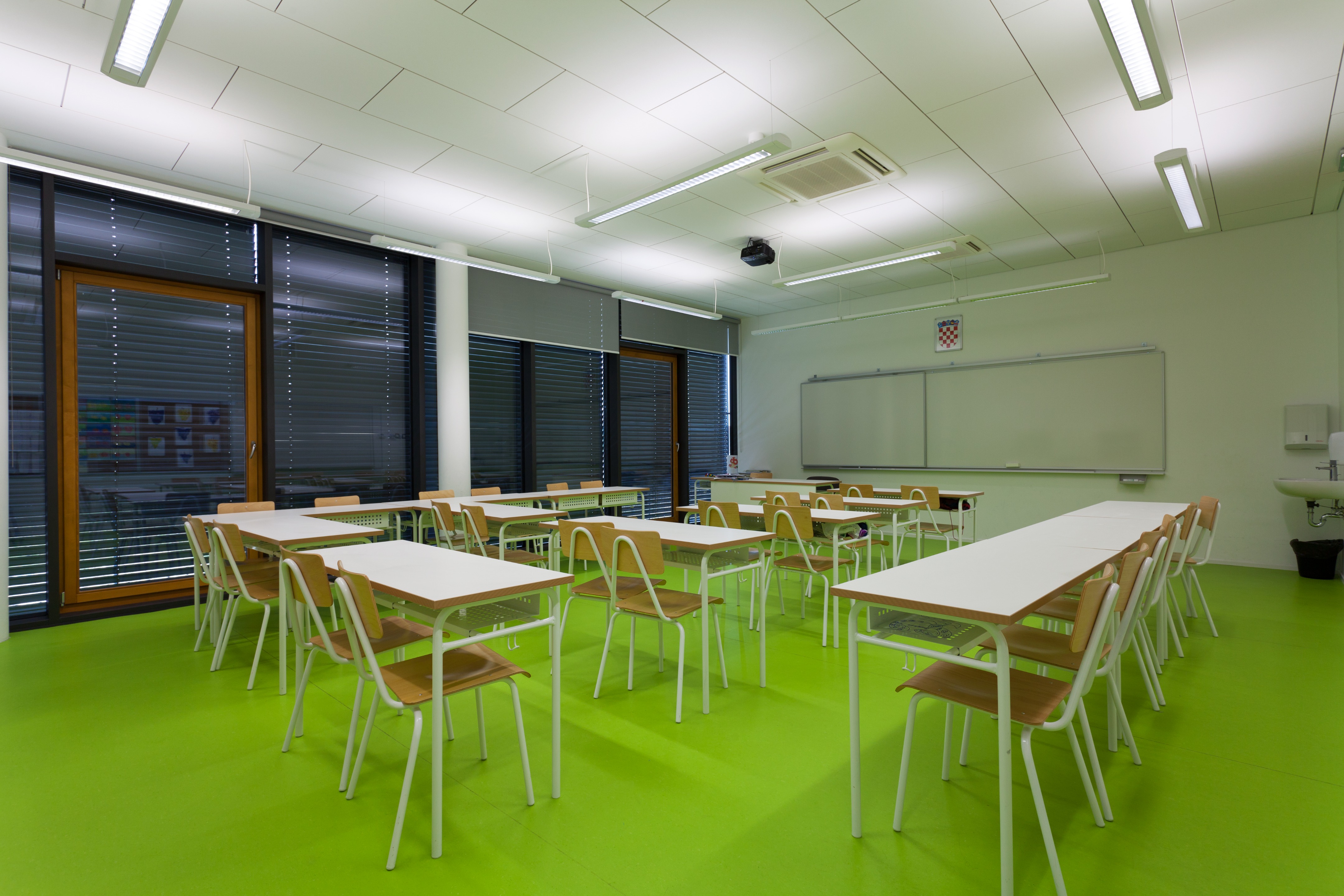 克罗地亚幼儿园与学校照明设计案例-1