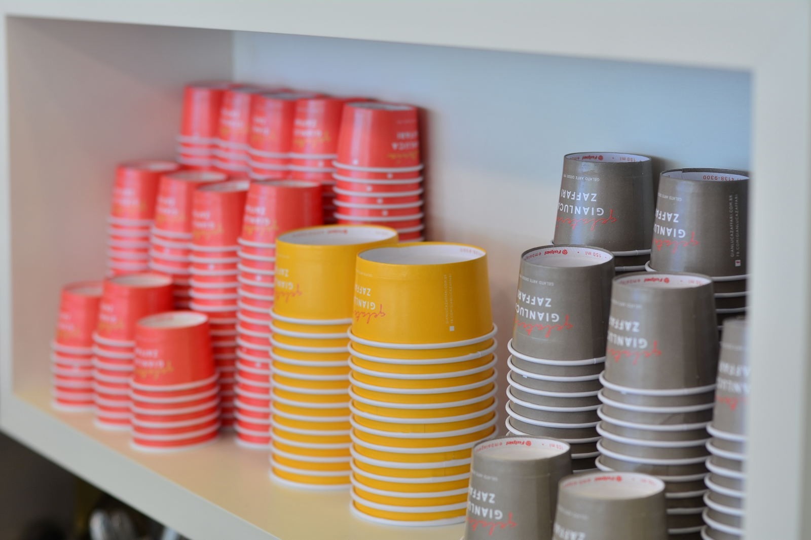 贾恩卢卡·扎法里冰淇淋店-14