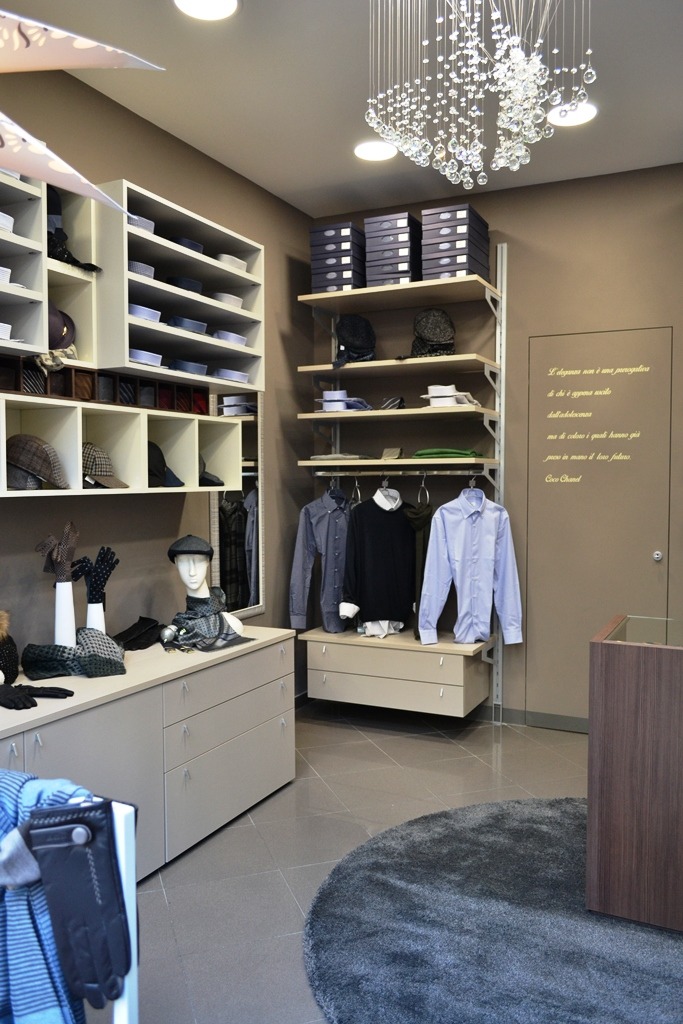 简约优雅的"La Cravatta"商店设计-3