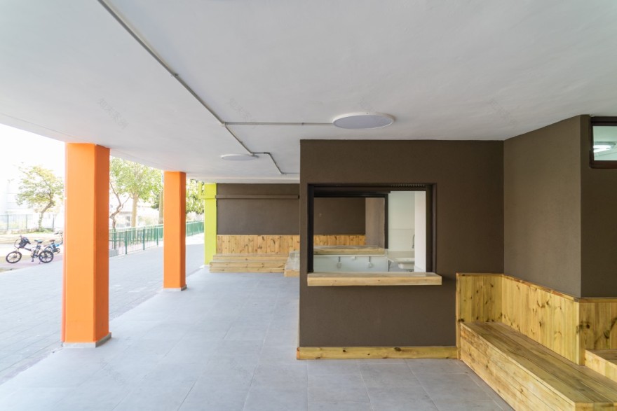 小空间,大变革——以色列巴特亚姆市沙 azar 高中入口改造-1