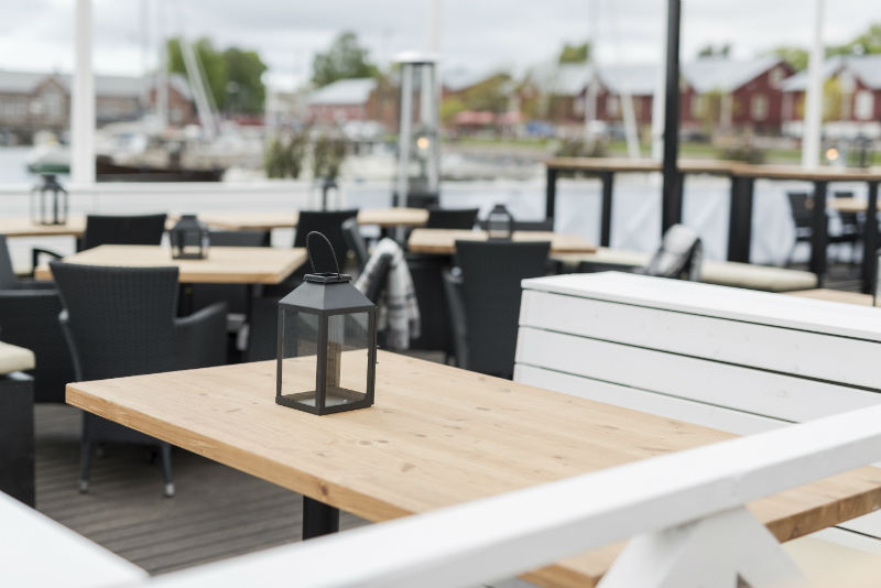 芬兰最大游艇码头餐厅翻新，打造年轻时尚的海鲜牛排馆-28