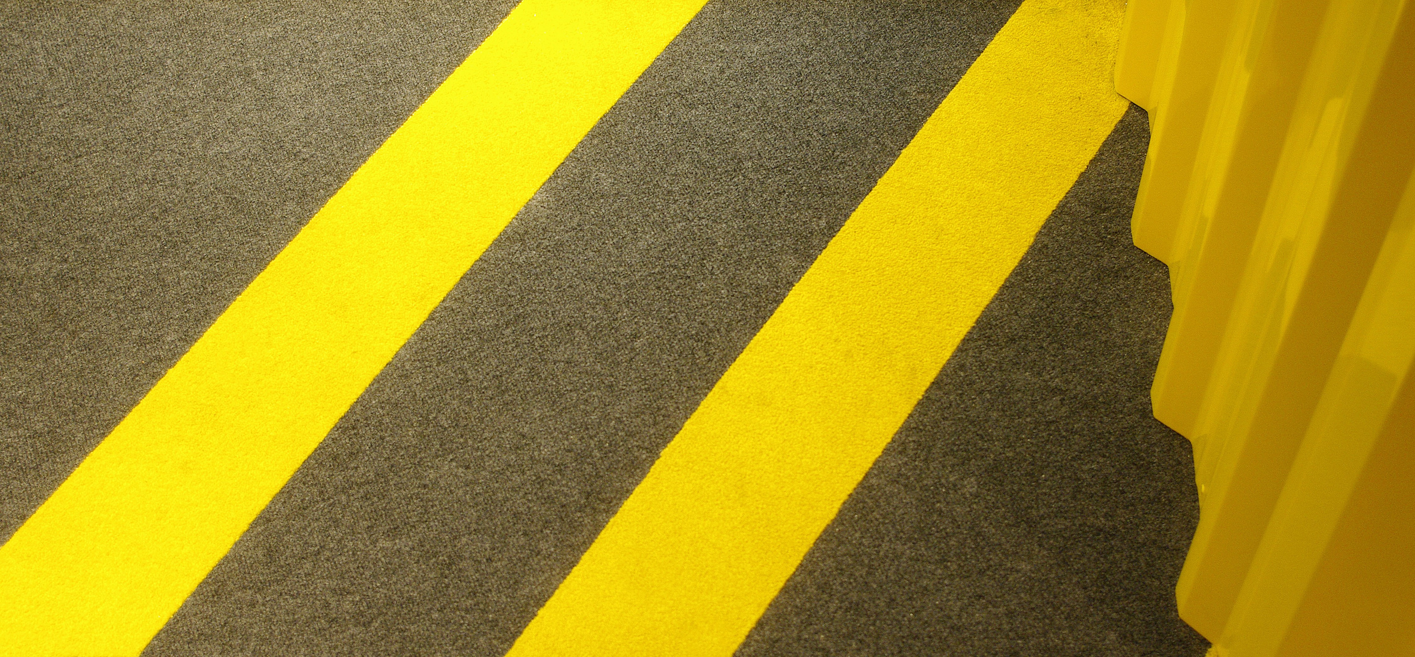 工业风 MISTERNUTRICIÓN 旗舰店，简约设计诠释 Santiago de Compostela-30