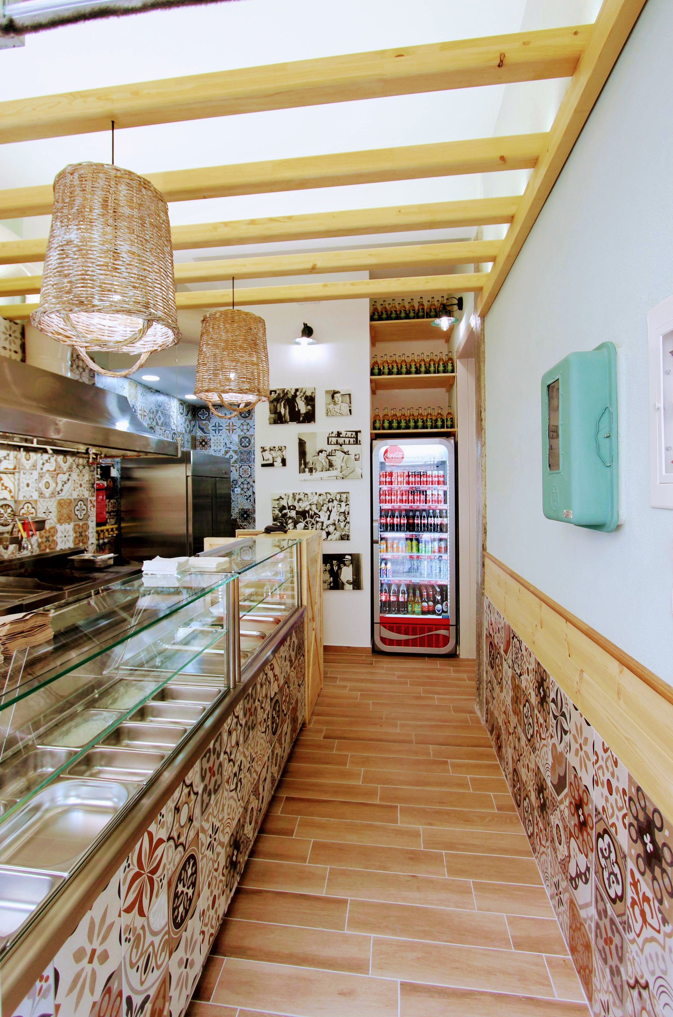 复古风快餐厅,呈现希腊风情-5