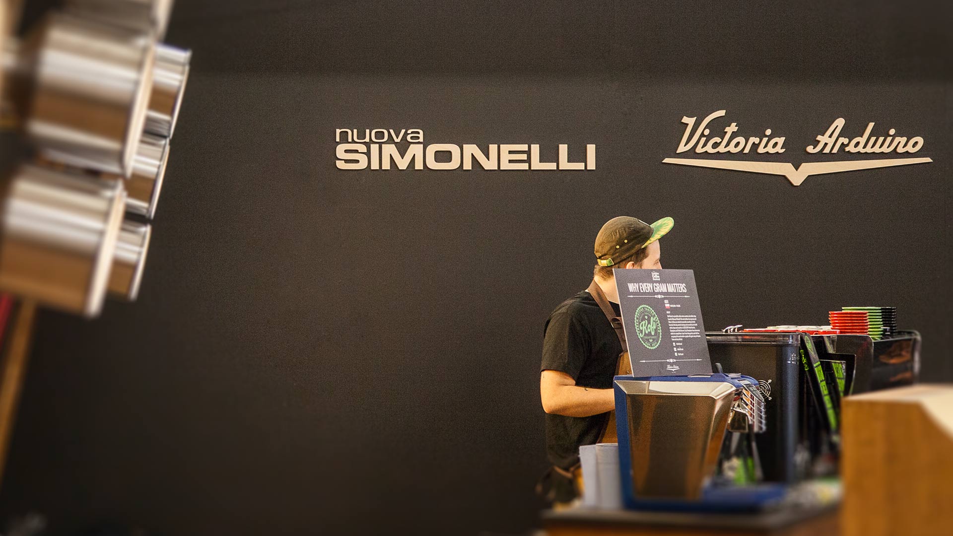 新旧交融,打造意式咖啡馆展示空间-4