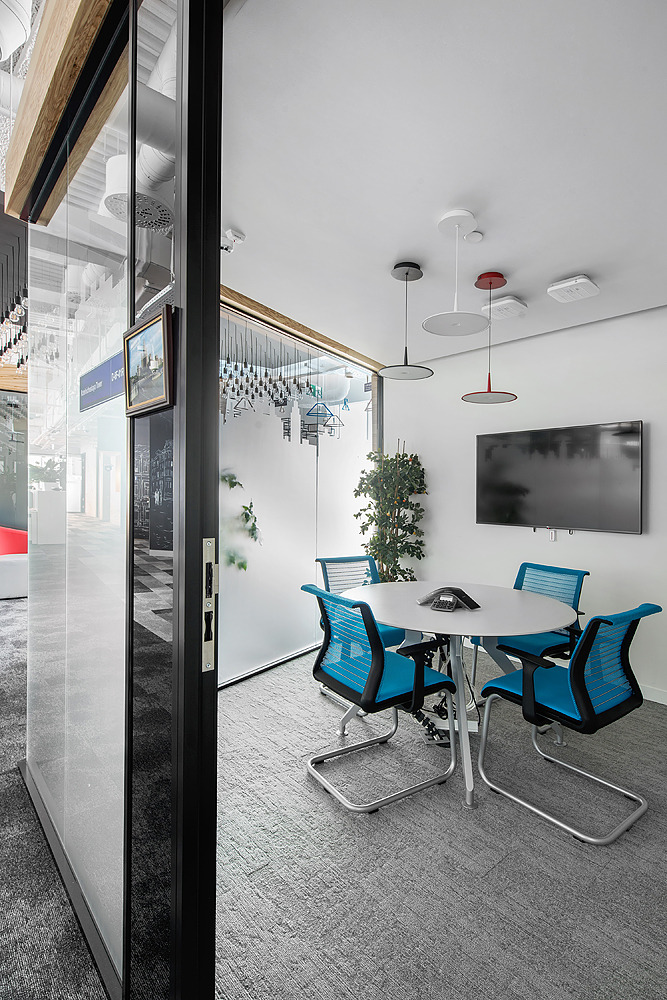 华为俄罗斯办公室设计展现地域特色-4