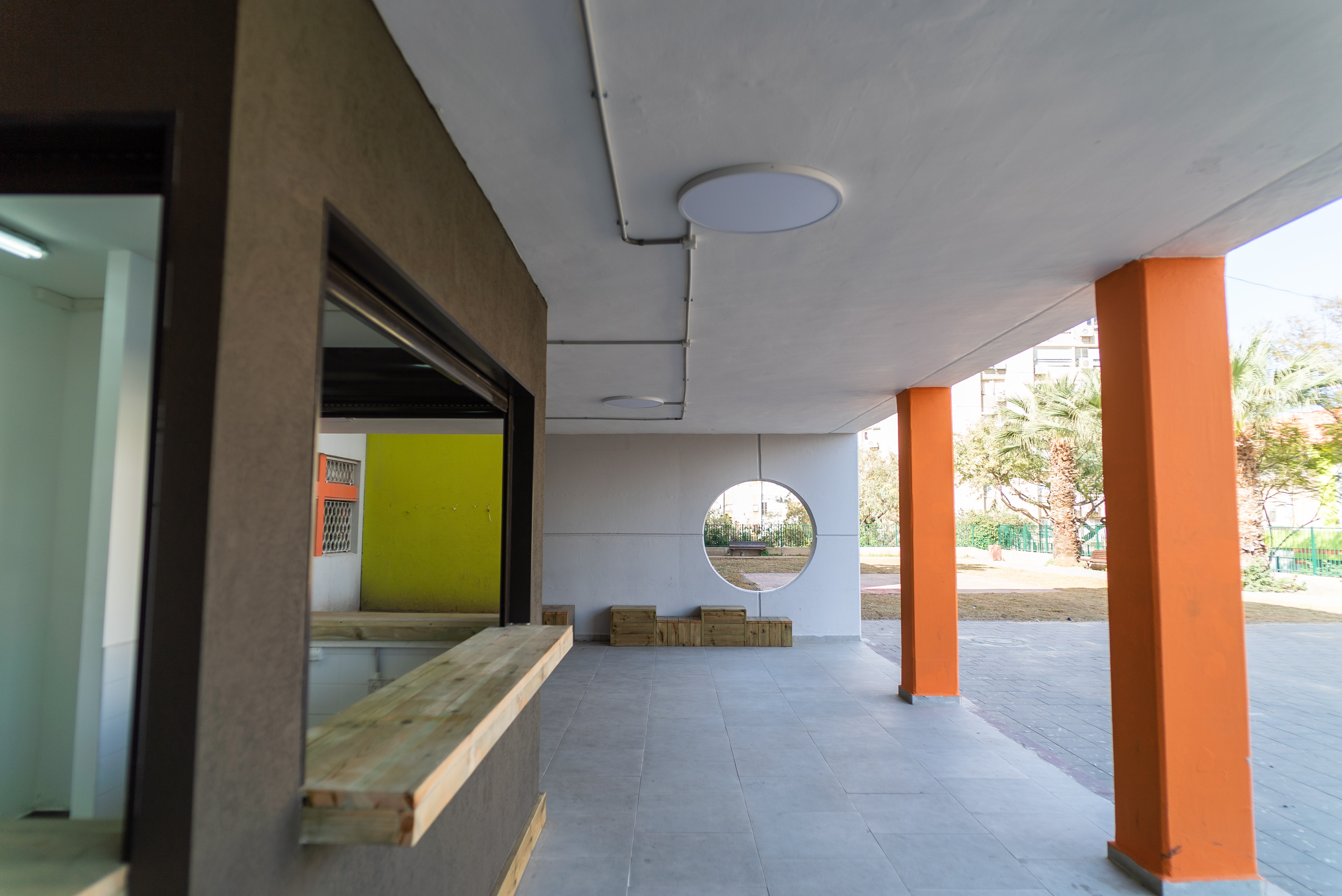 小空间，大变革——以色列巴特亚姆市沙 azar 高中入口改造-2