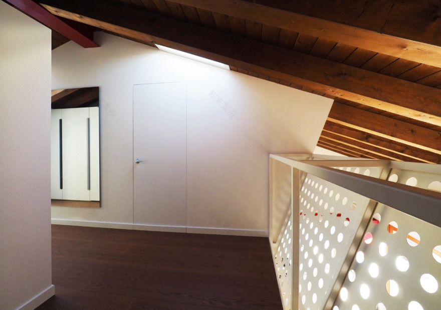 乡村木质艺术家公寓-0