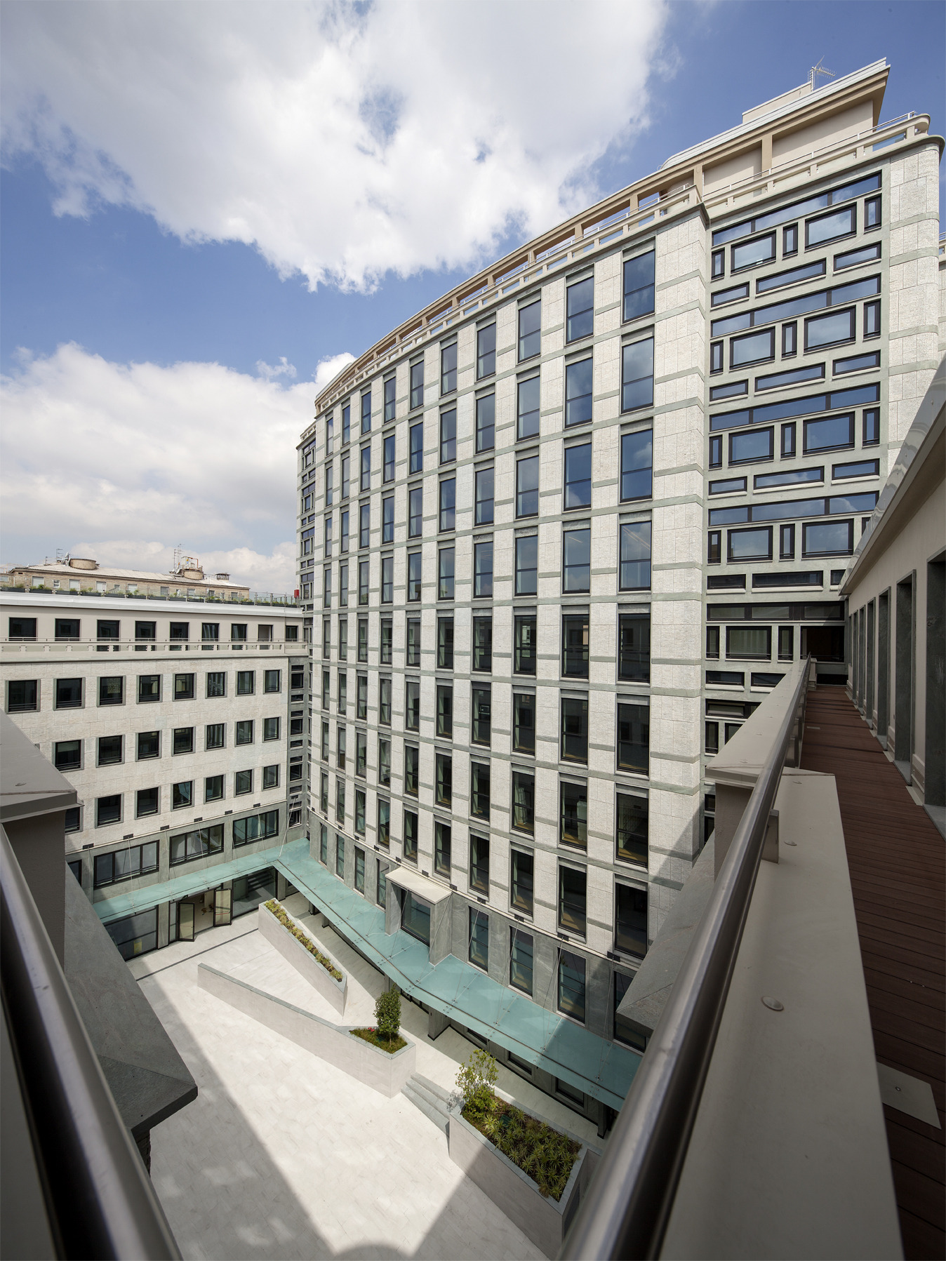 米兰 Ernst & Young 总部大楼翻新-2