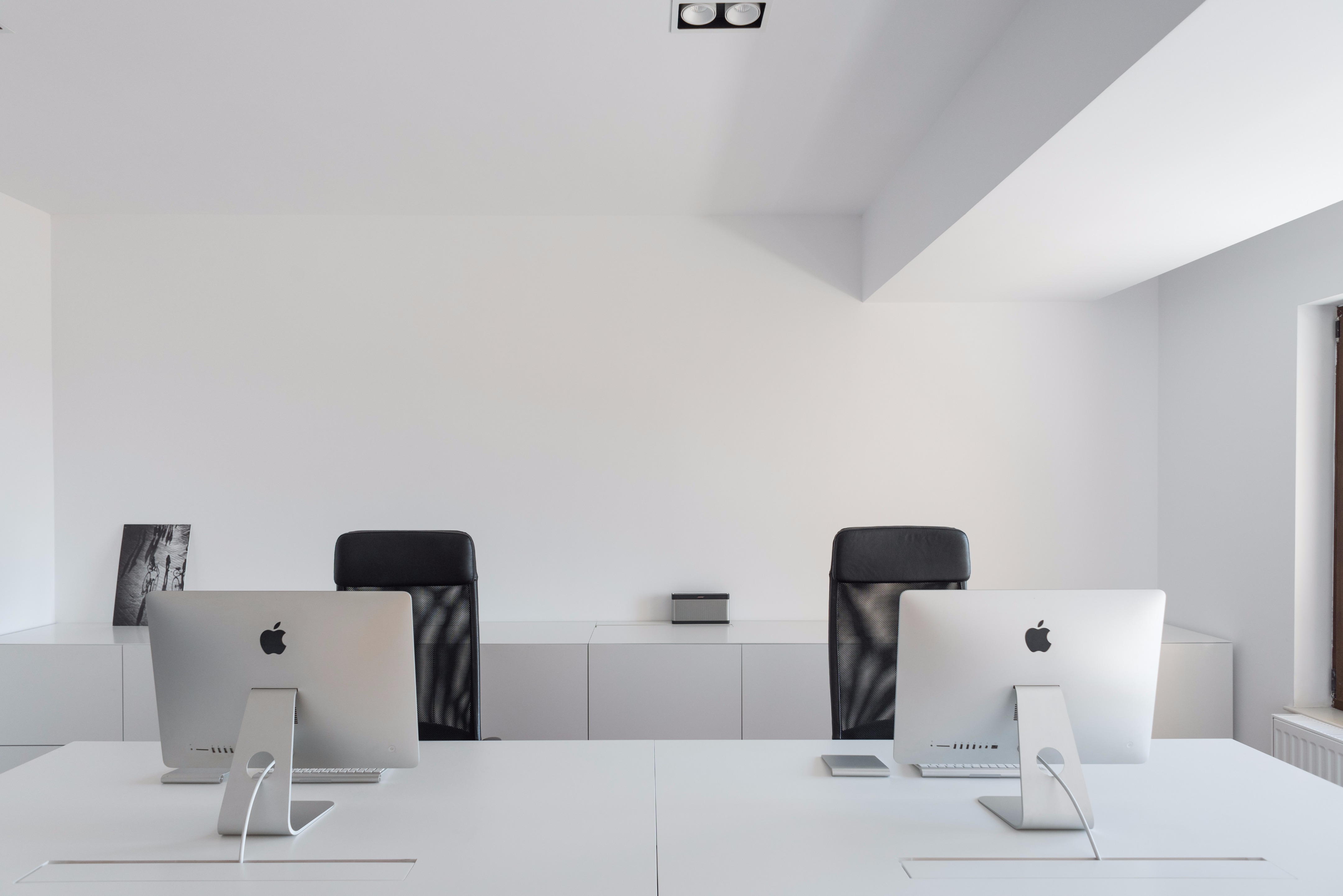 创意办公空间设计 | 定制家具与照明设计的完美结合-2