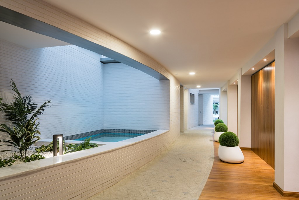 融合历史与当代的塞维利亚多户住宅-47