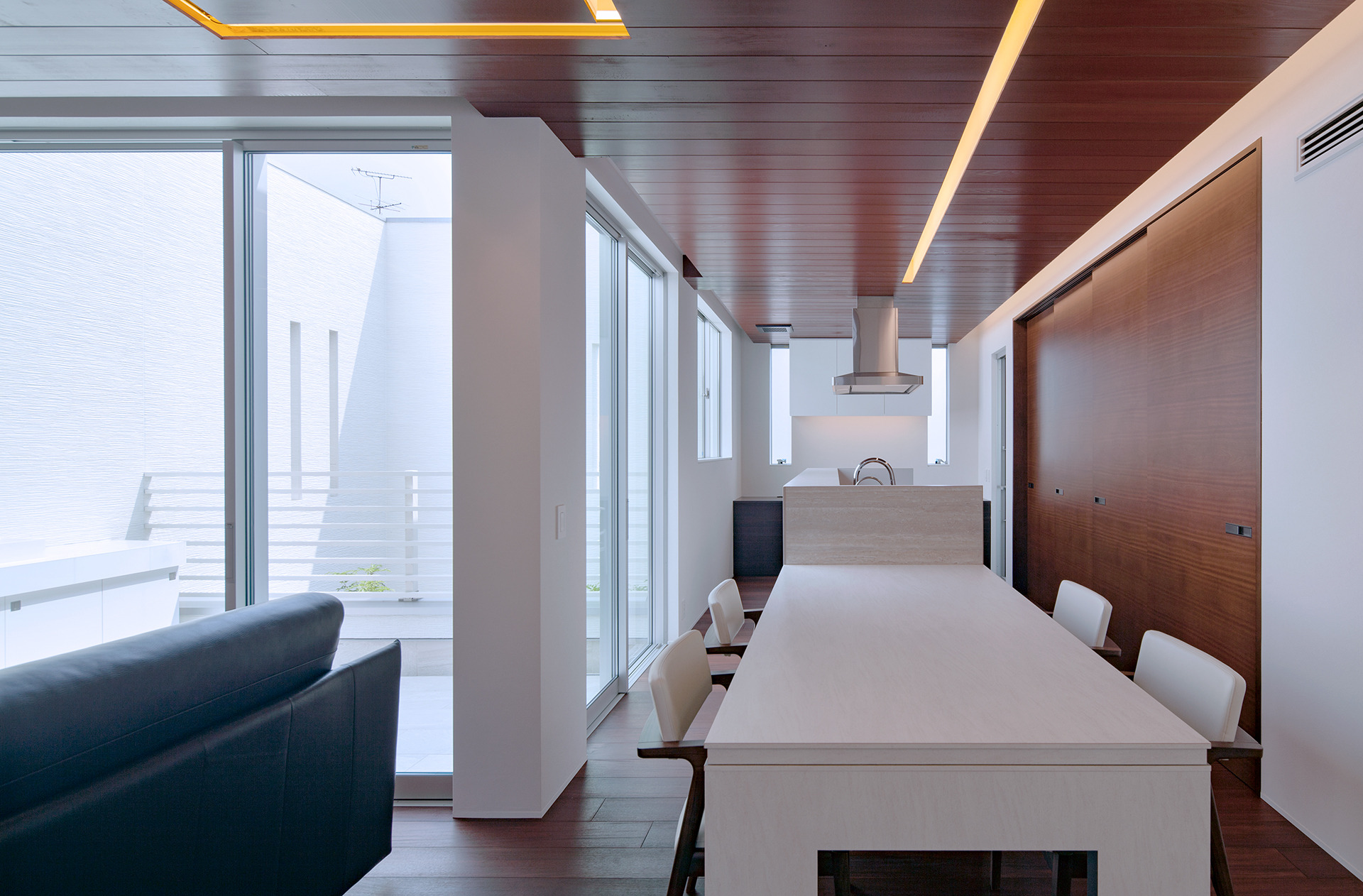 Y8-house | 红松地板与石墙的现代日式家居-11