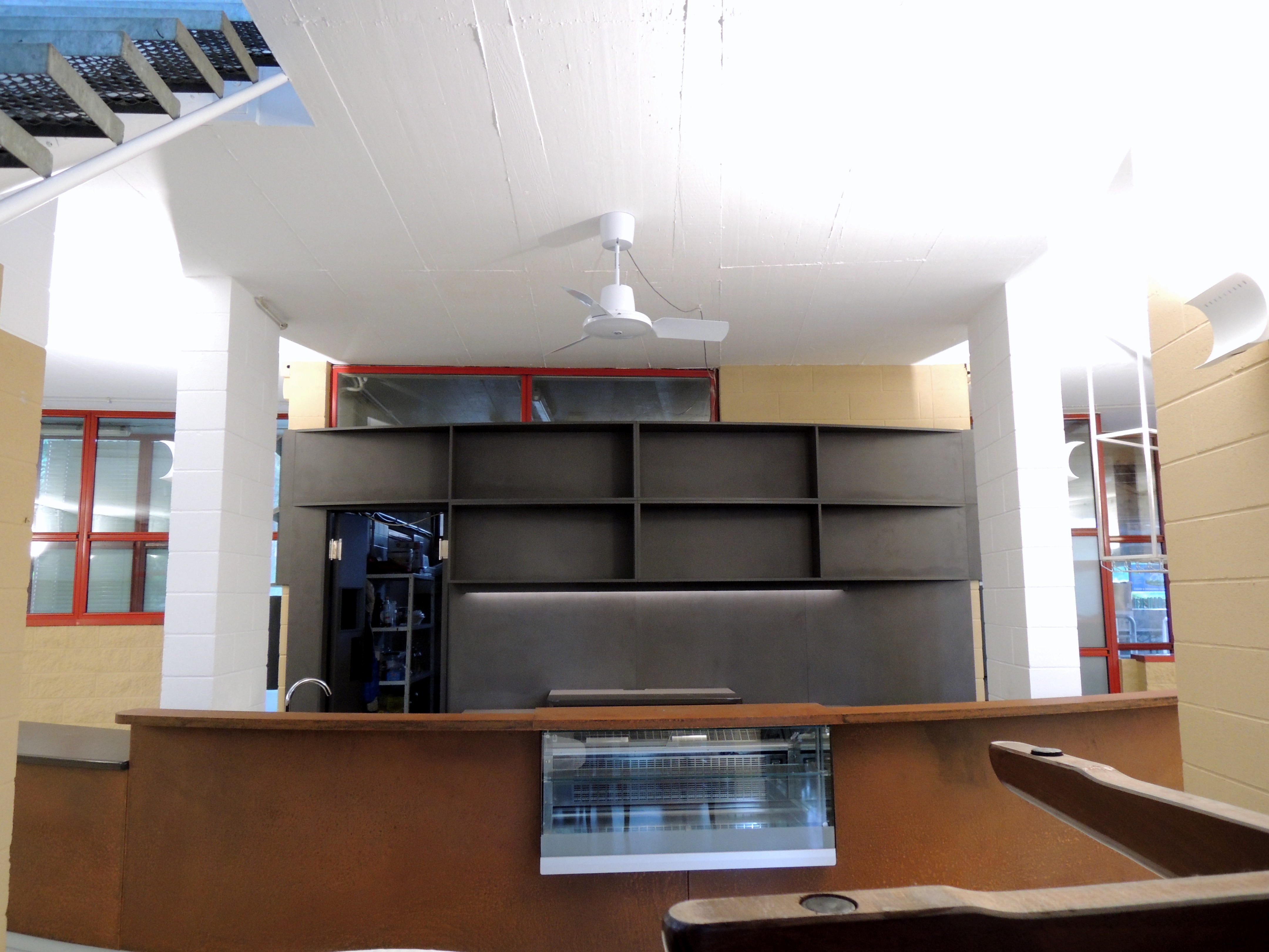 运动中心“L.Merigliano”翻新俱乐部会所,打造休闲聚会空间-9