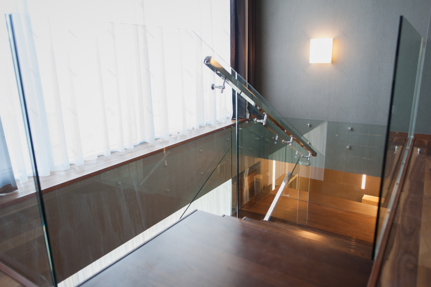 生态现代别墅 | 玻璃与可持续能源的完美结合-8