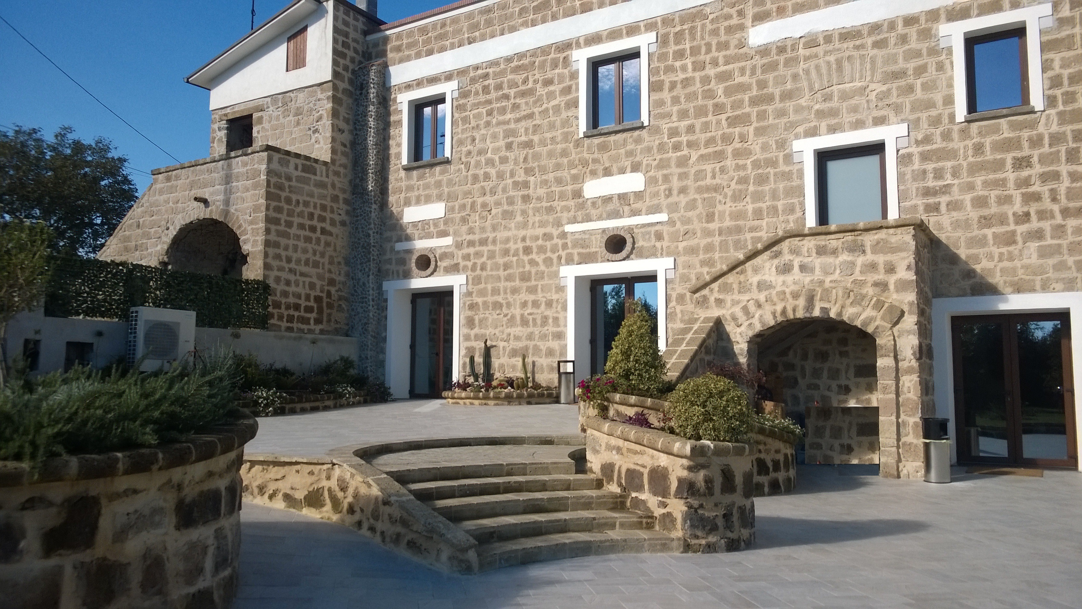 2015 年完成的意大利 TenutaTerraTefra 旅游设施恢复与更新项目-2