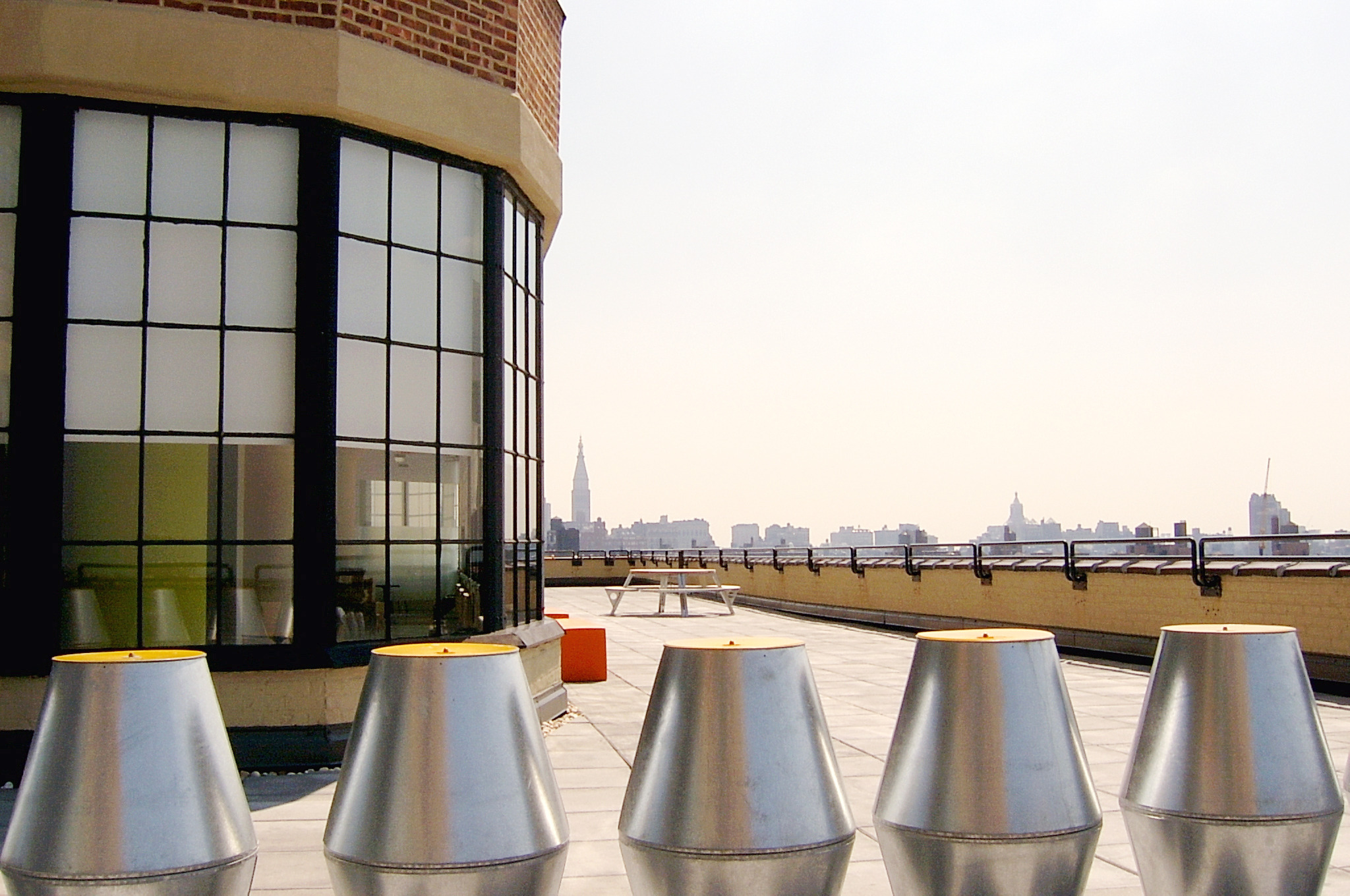 Clicquot Champagne 总部设计-4