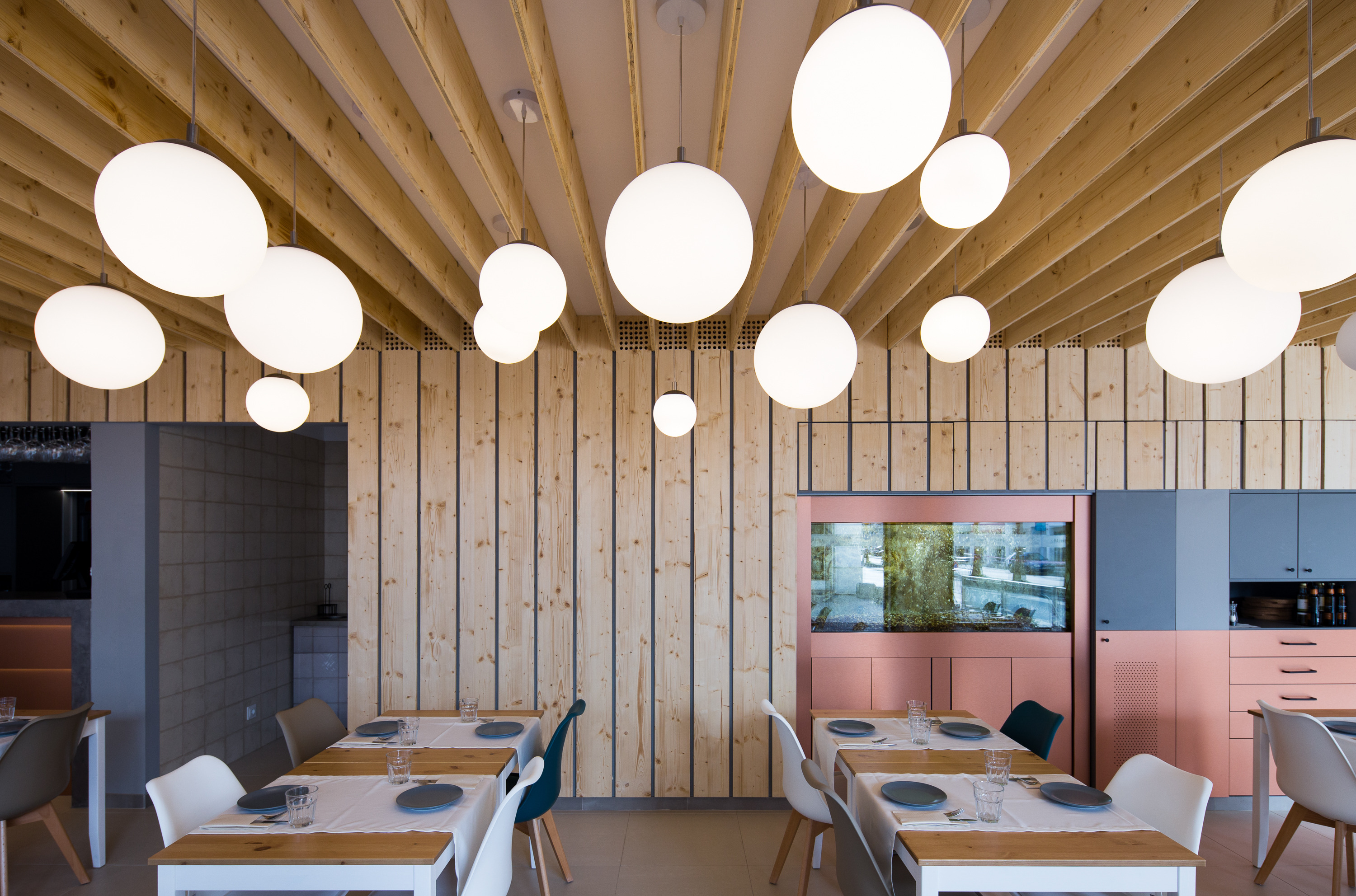 葡萄牙阿尔加维 Quarteira Santiago 餐厅室内设计-7