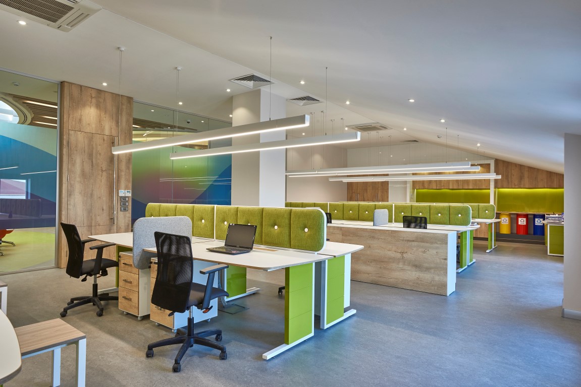 活力互动，Halaman 印刷办公室的现代设计-3