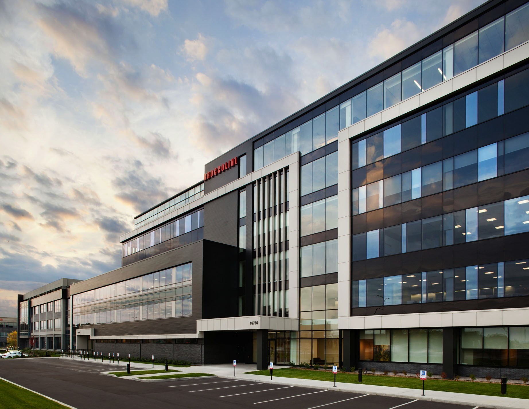 Montreal Merck 总部 · 现代共享办公空间-19