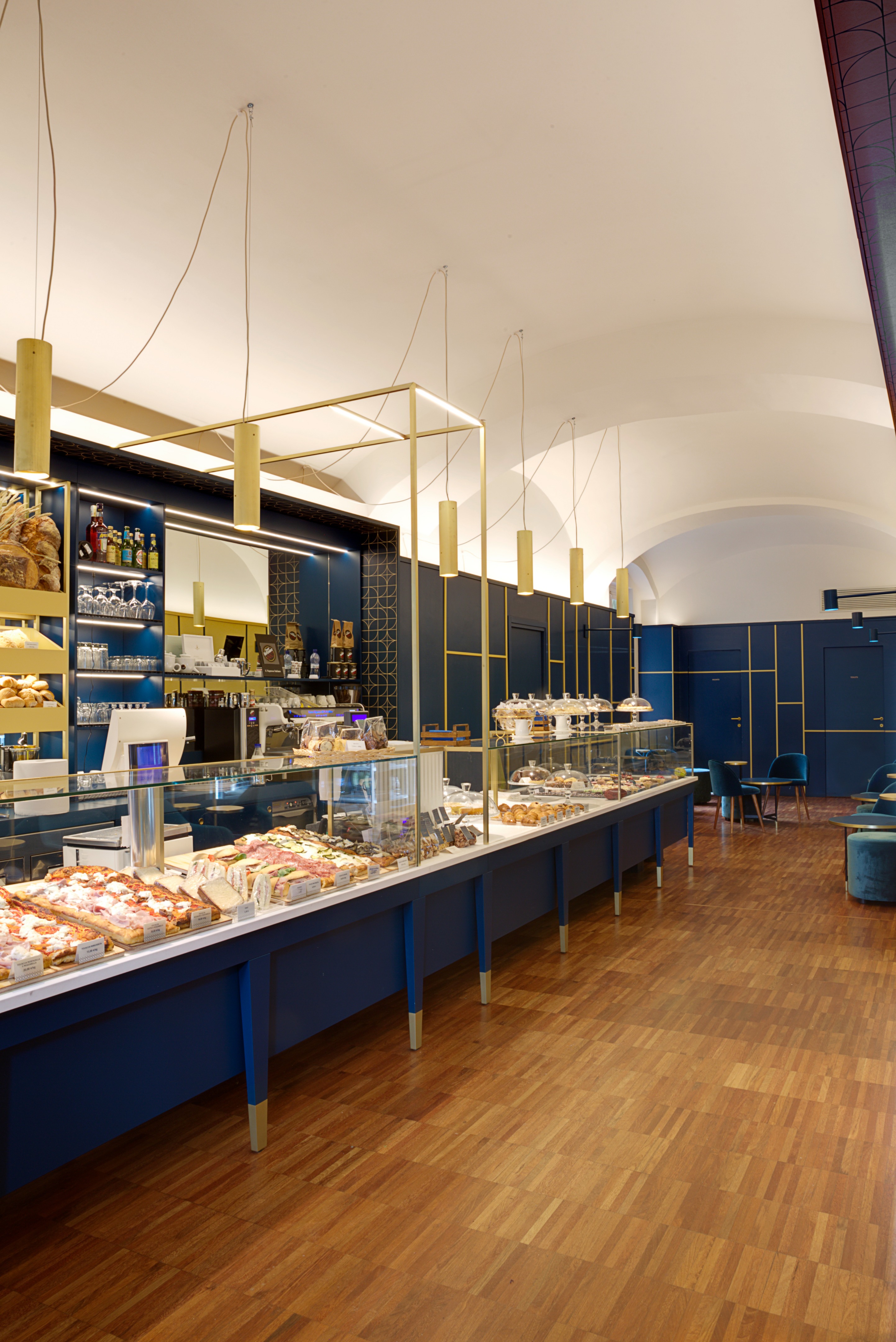 Gaudenti 1971 糕点店设计-4