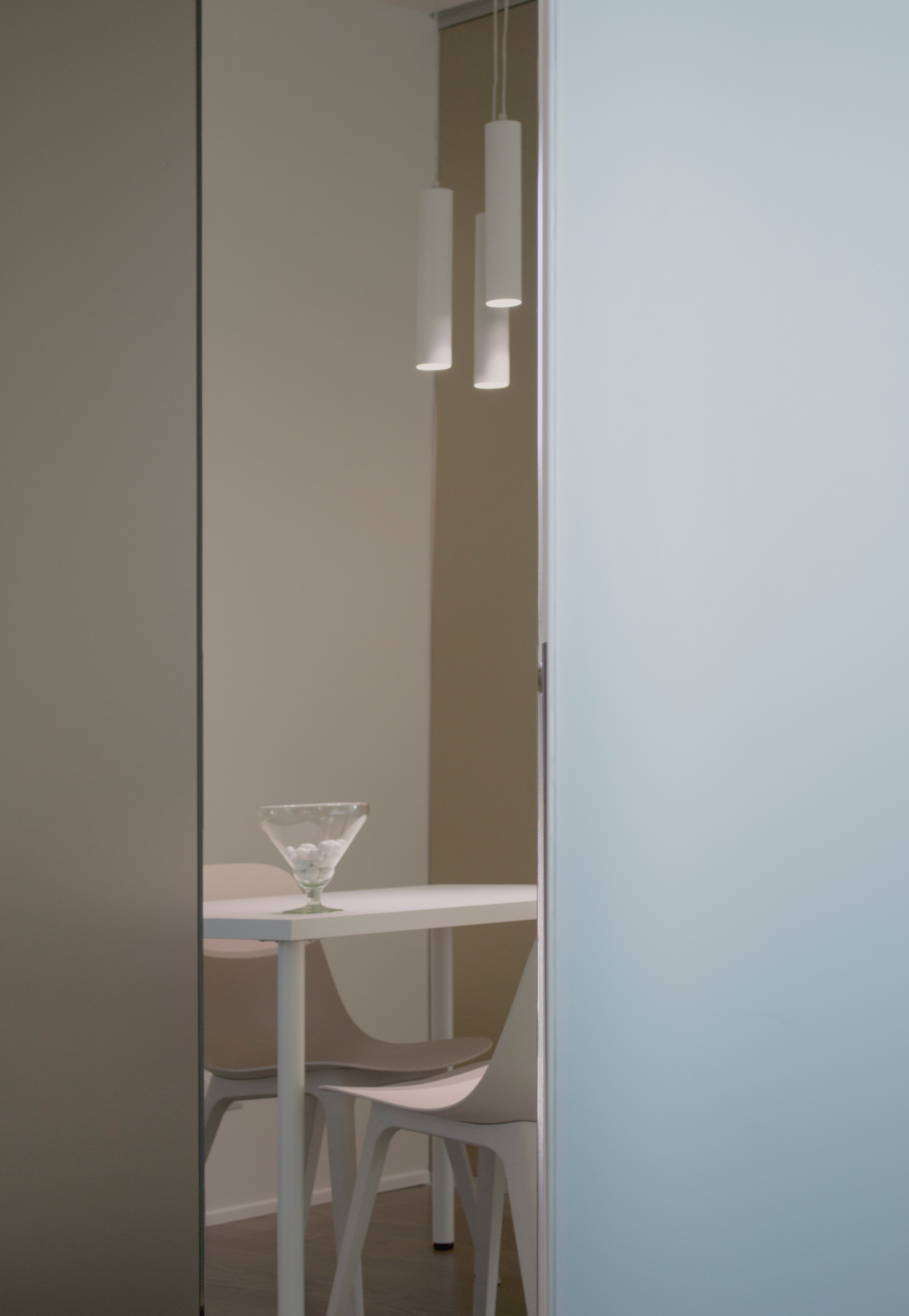 重塑 80 年代住宅底商，打造现代婚庆服饰店-7