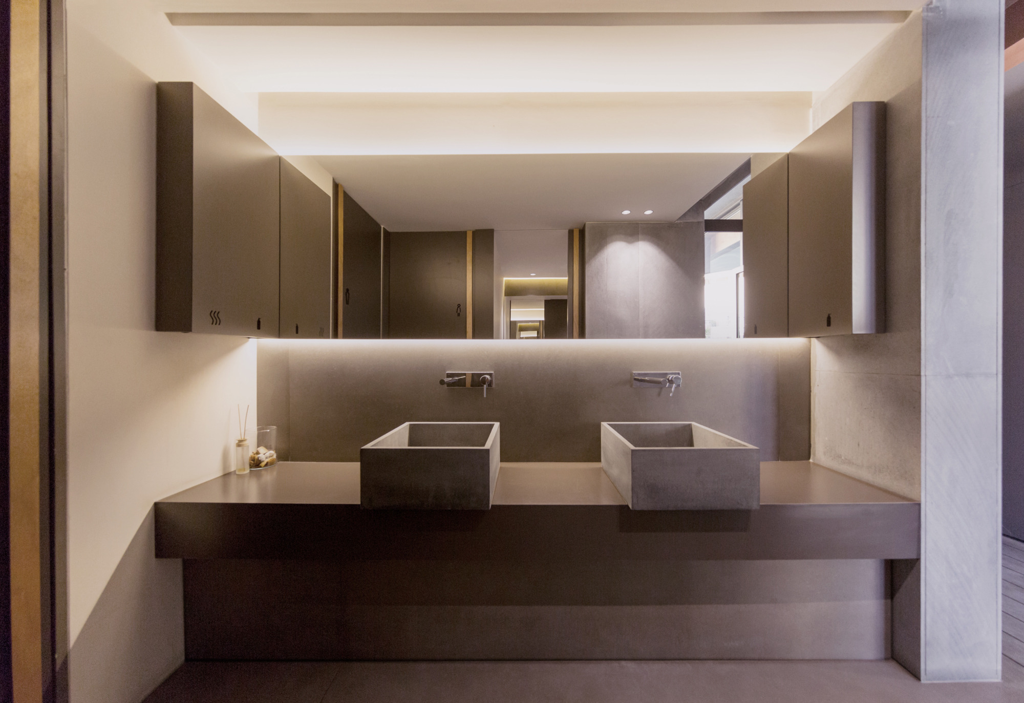 古宅新生,餐饮空间与历史文化的完美融合-31