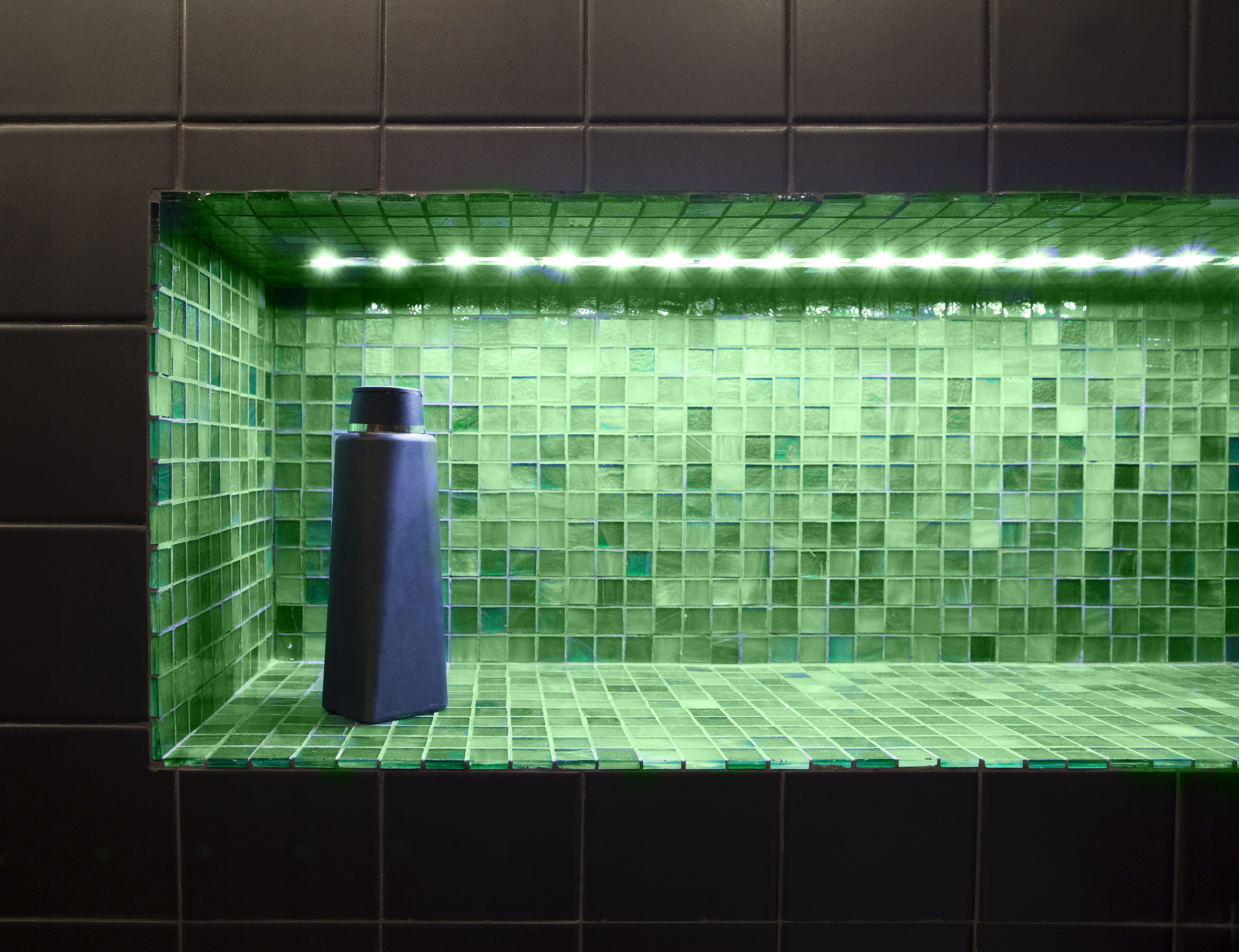 废弃办公室变身为高雅公寓-17