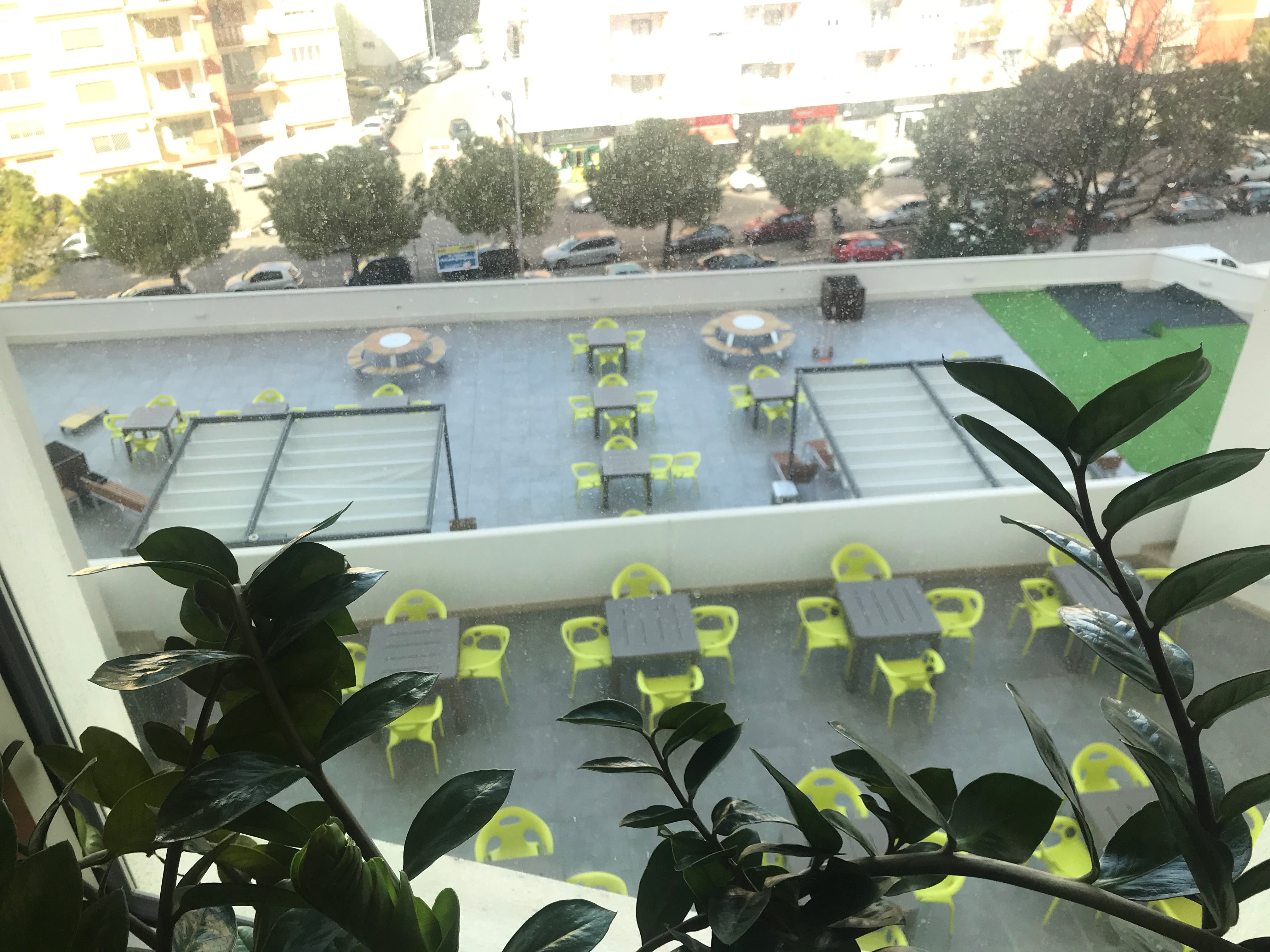 电信公司总部打造高效休闲办公空间-13