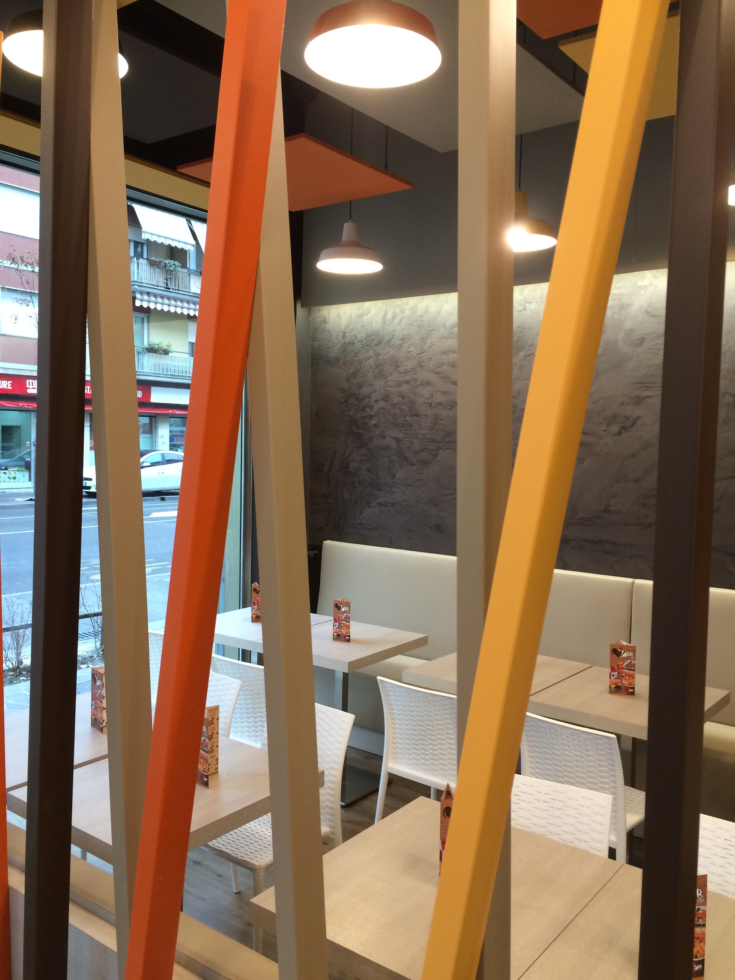 2016 年完成的 MAIR 快餐店室内设计案例-19