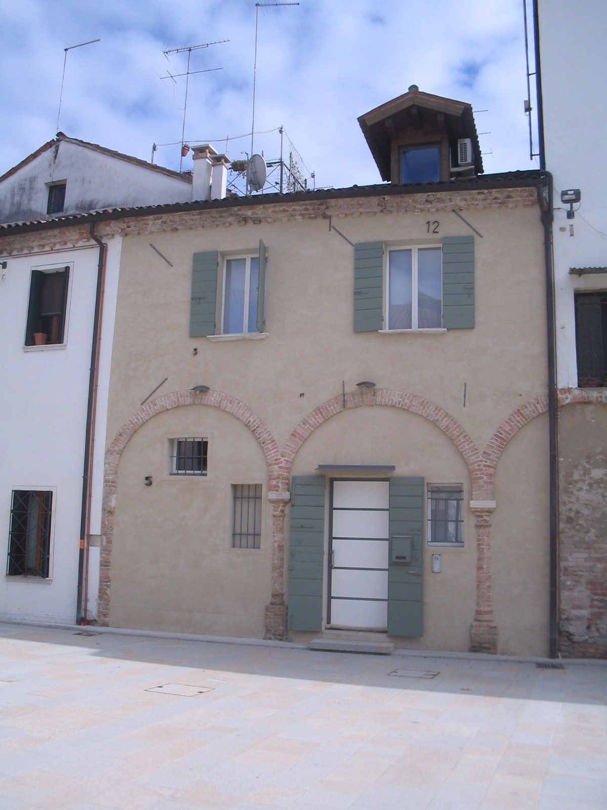 历史中心区的独栋别墅-1