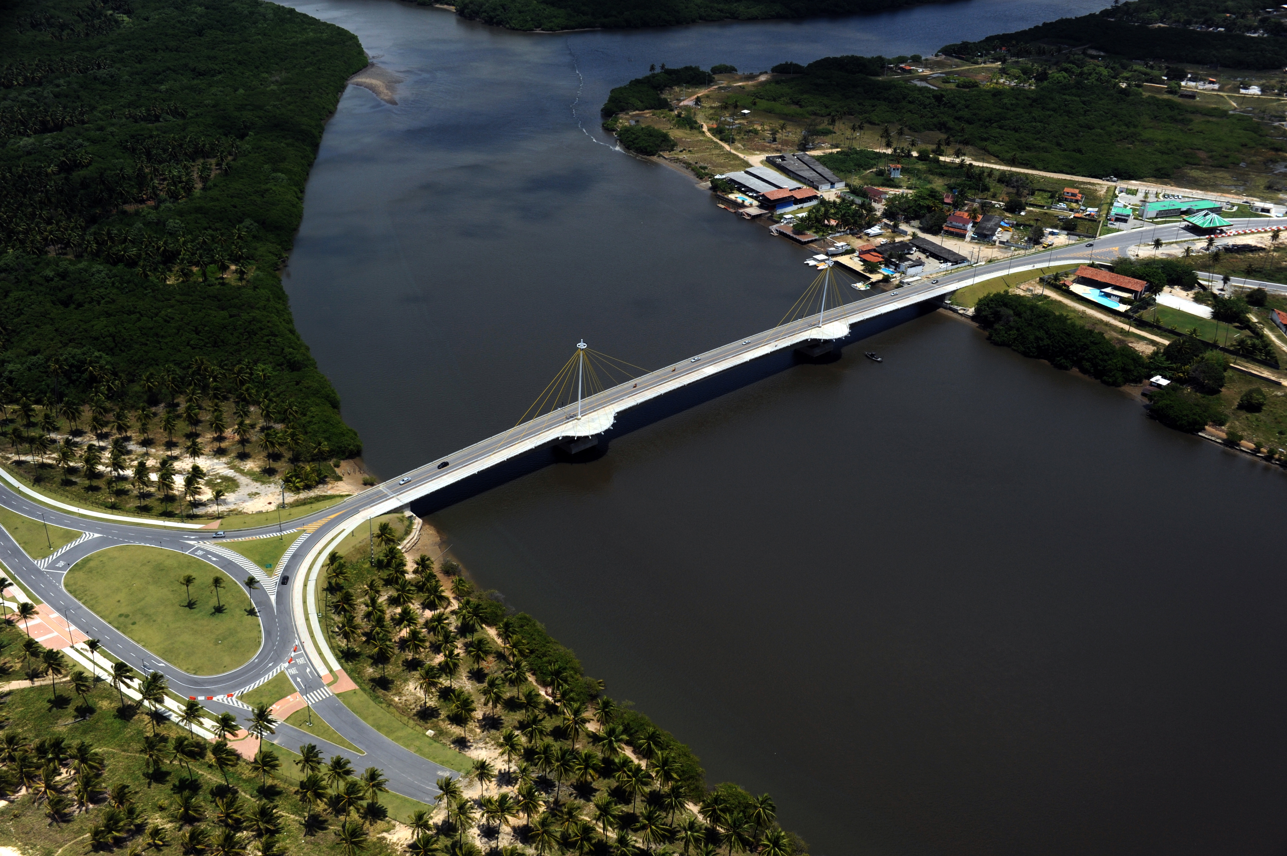 Recife 市 Jaboatão River 桥梁与自行车道设计-2