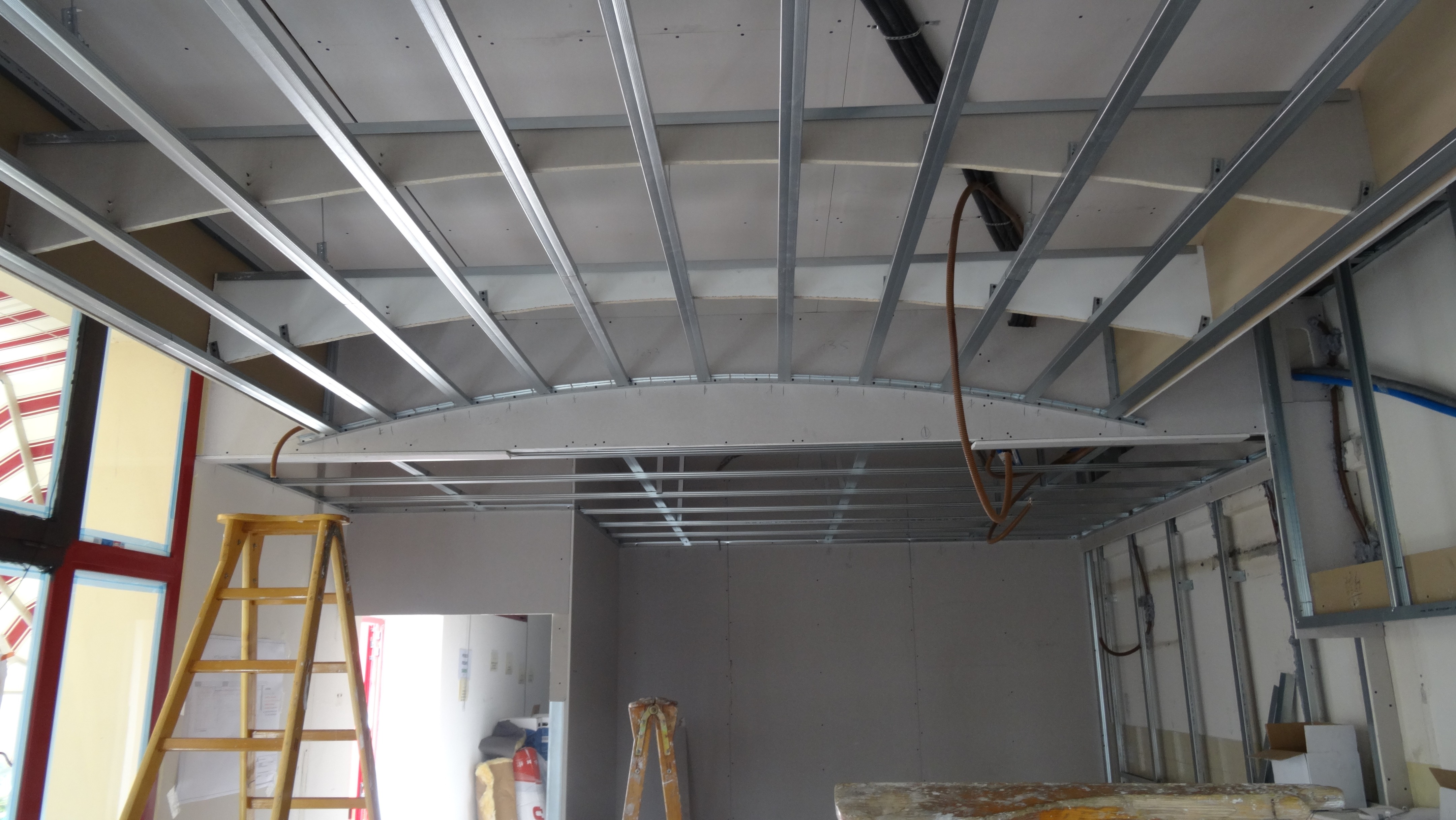 获奖酒庄打造品酒室，古董橡木诠释意大利风情-7