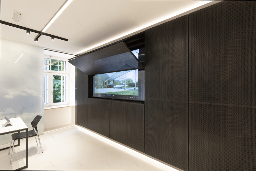 光影交织的培训教室-10