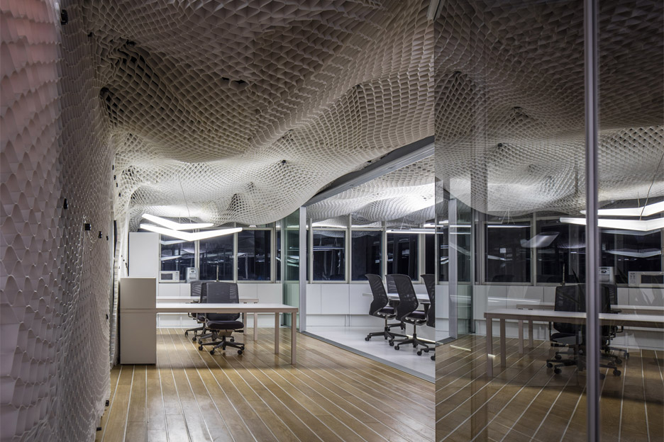 云海翻滚，塑料创意打造独特办公室-2