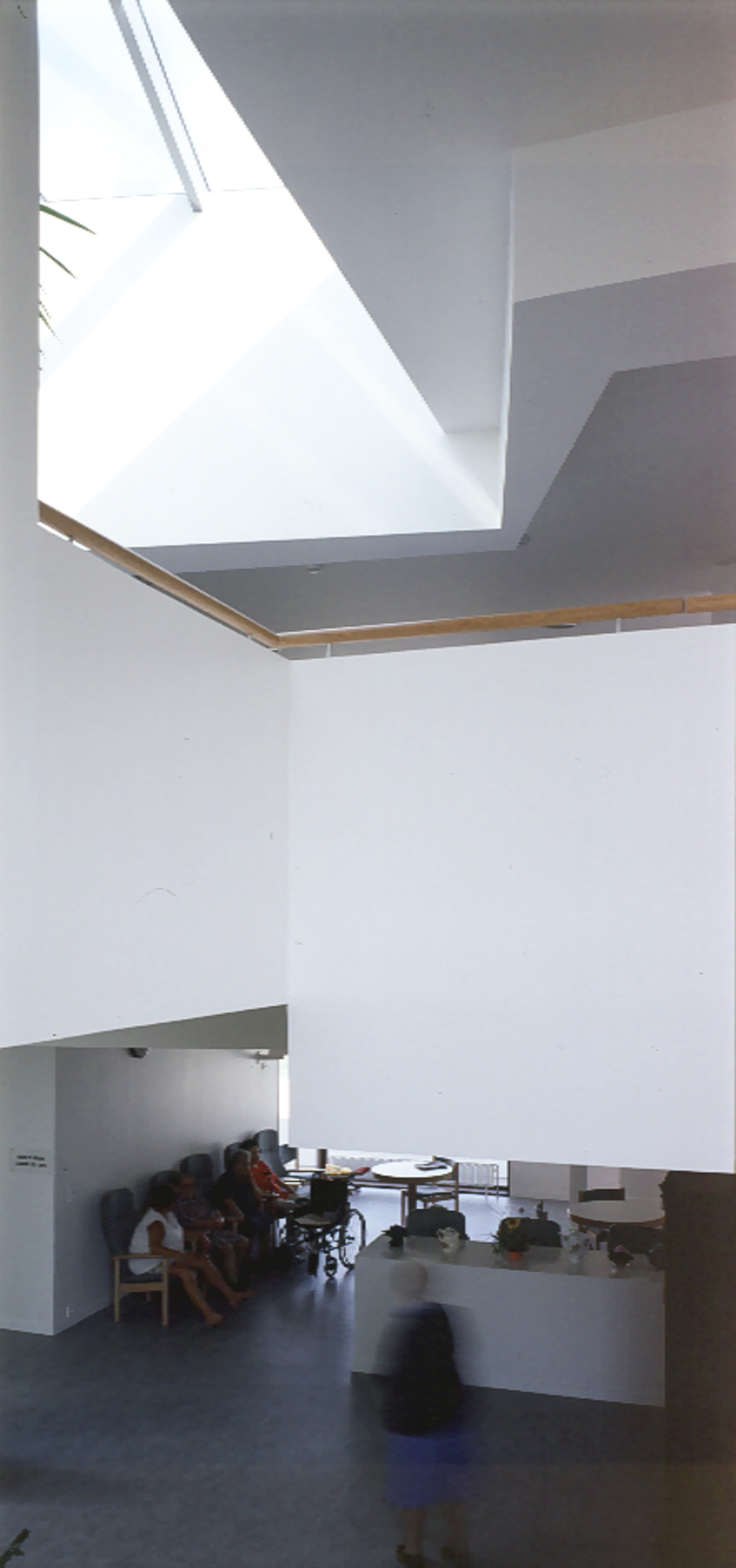 依地势而建的养老院与医院-10