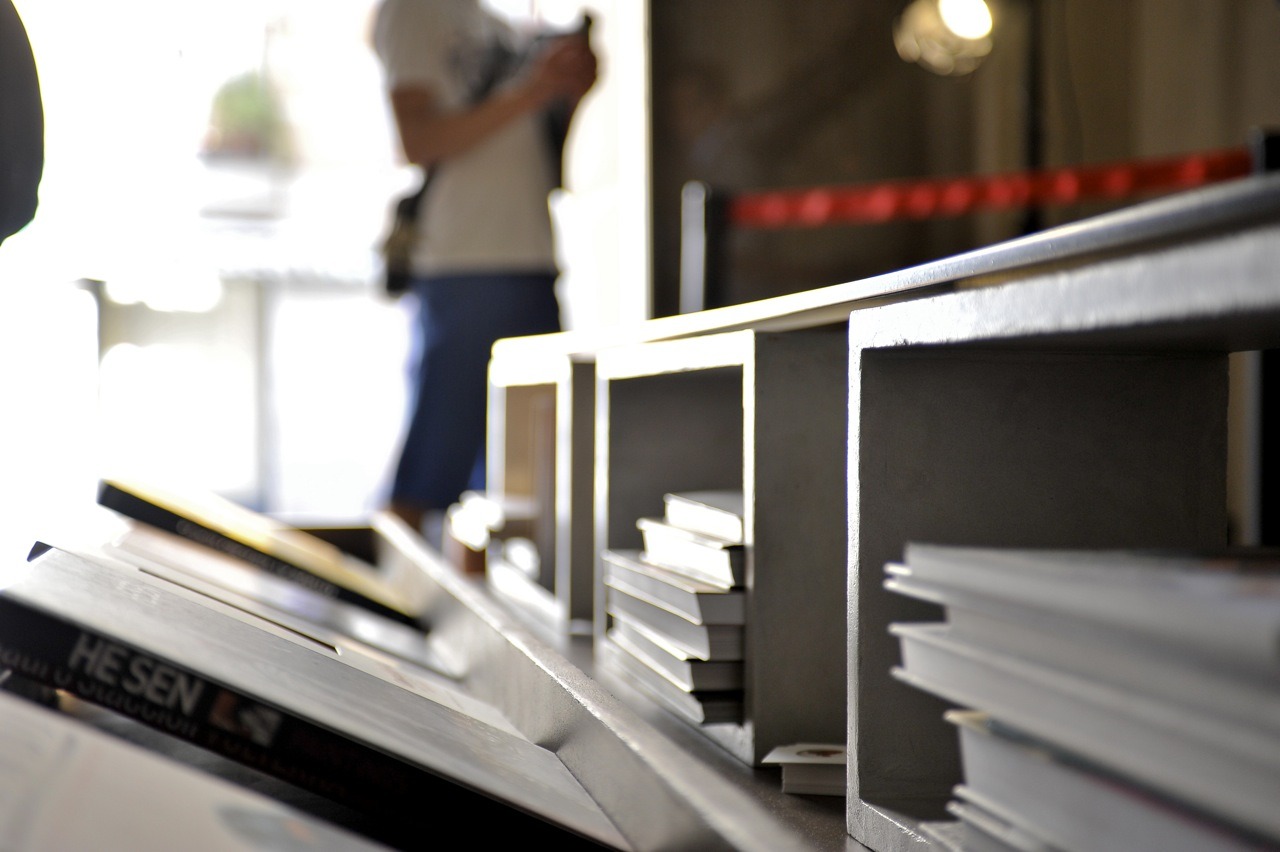 2010 年马德里 Vincci Soho 酒店"阅读钥匙"家具设计-12