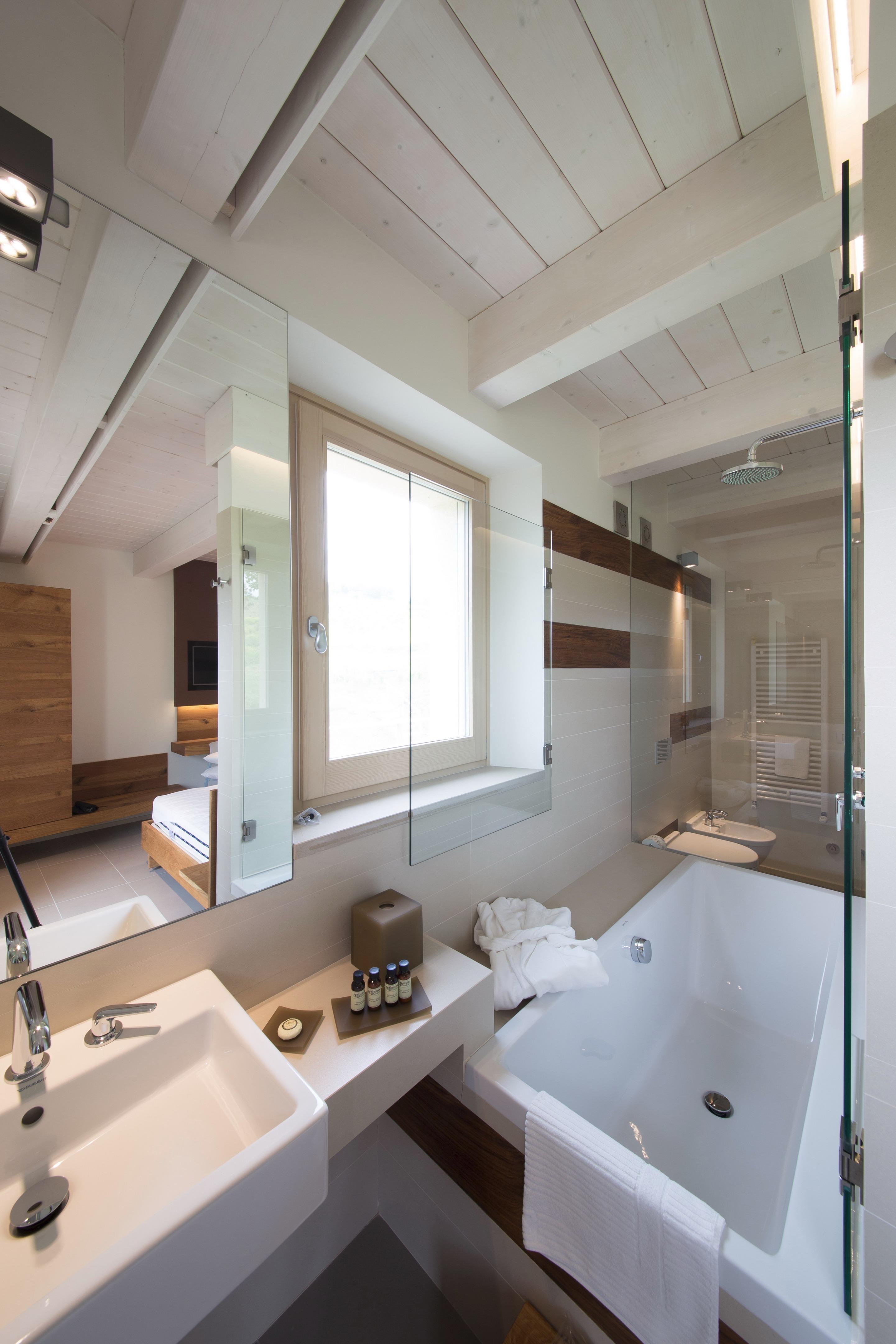 废弃农舍变身为绿色环保度假胜地·意大利"Il Gallo Senone"度假酒店-9