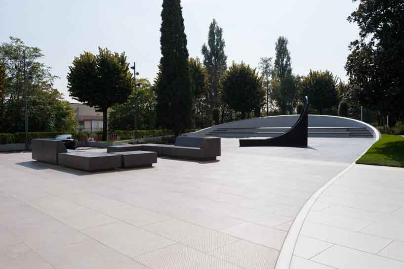 意大利知名建筑师打造户外展示空间,连接室内外元素-13