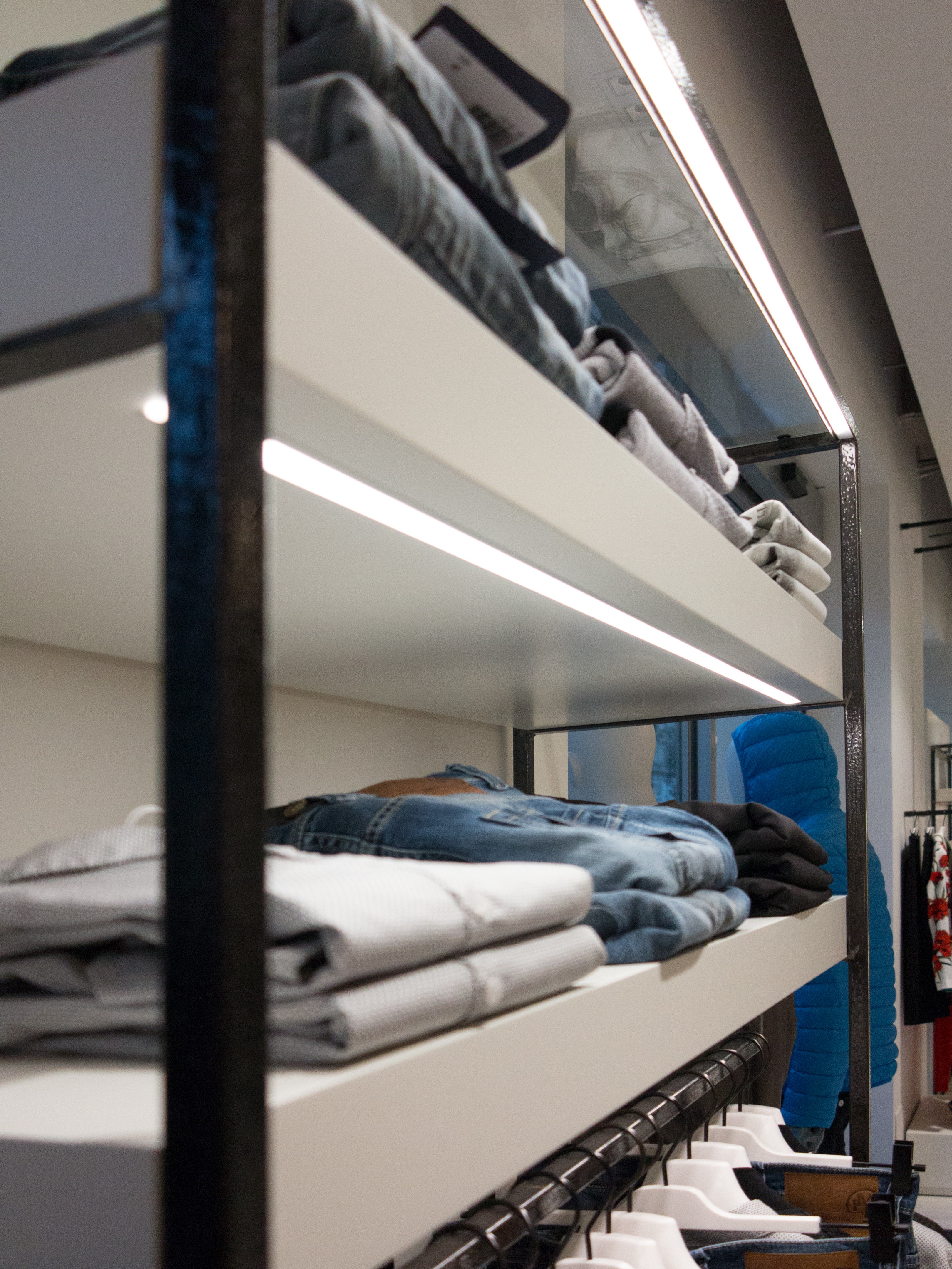 2015 年完成的“My Wear”木结构展示店-9