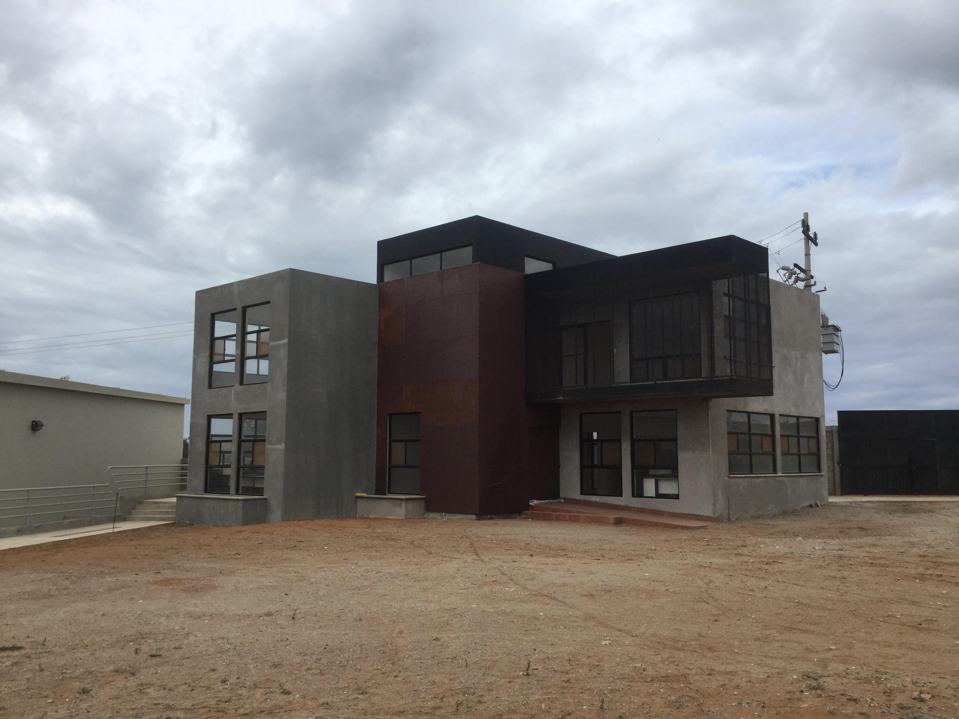 加州圣昆廷食品银行办公楼-10